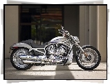 Harley Davidson V-Rod, Prawa, Strona