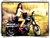 Brunetka, Kobieta , Triumph , Motor, Scrambler