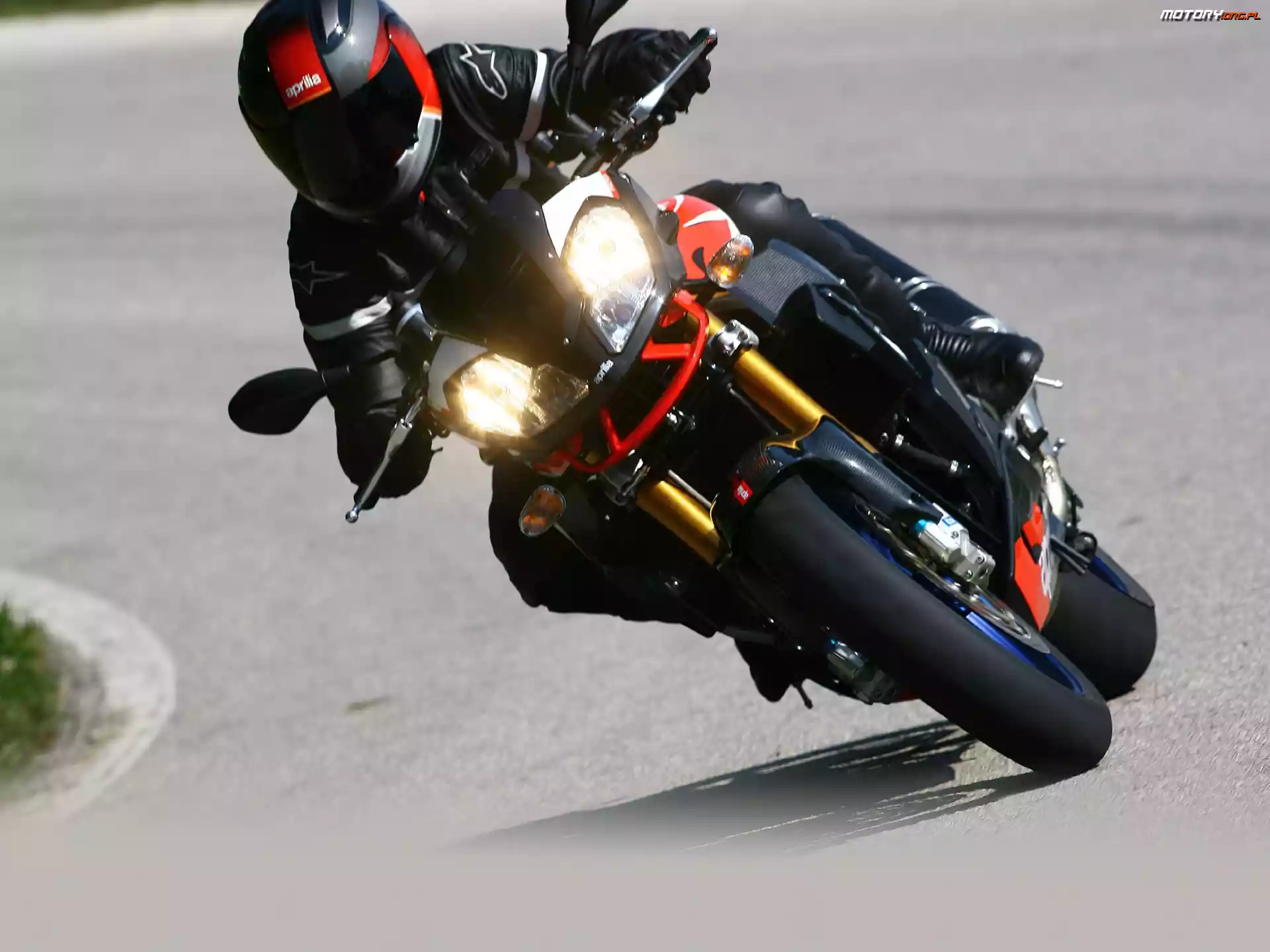 Wyścigowy, Aprilia Tuono 1000R Factory, Tor