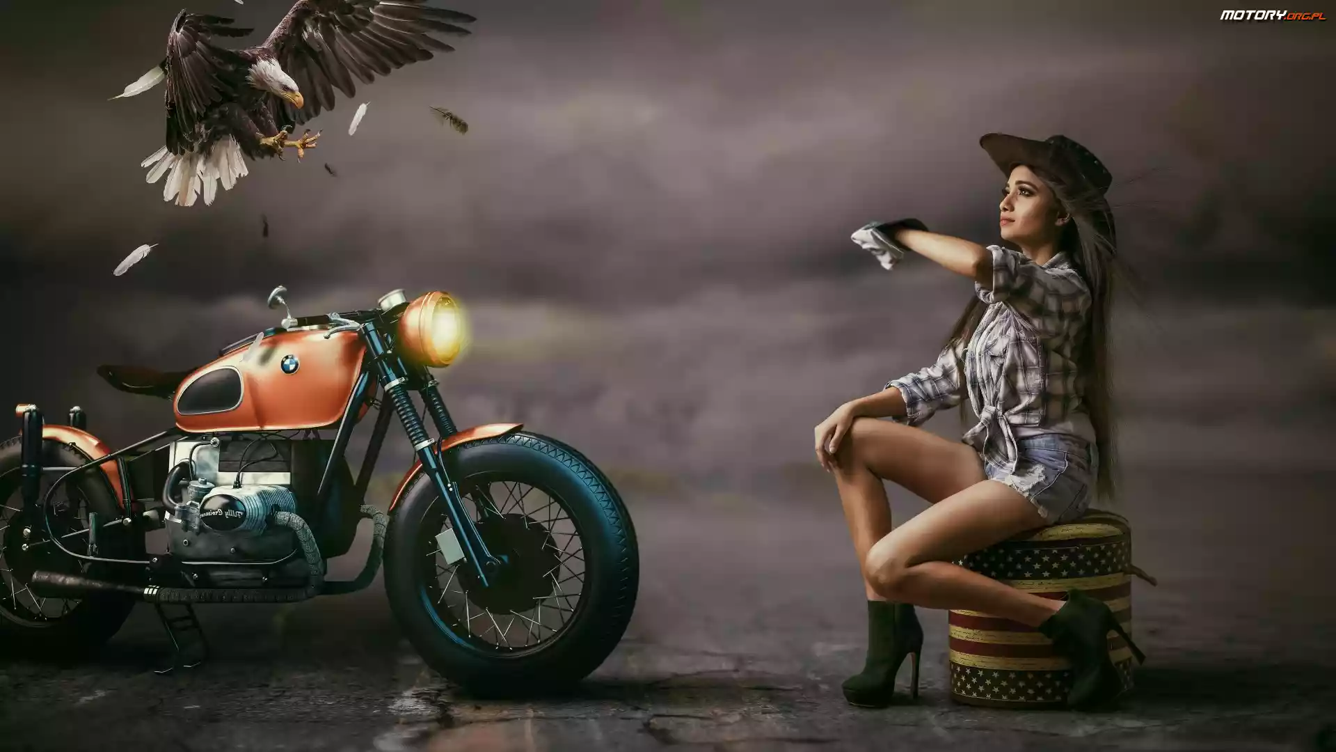 Bielik amerykański, Kobieta, Motocykl BMW