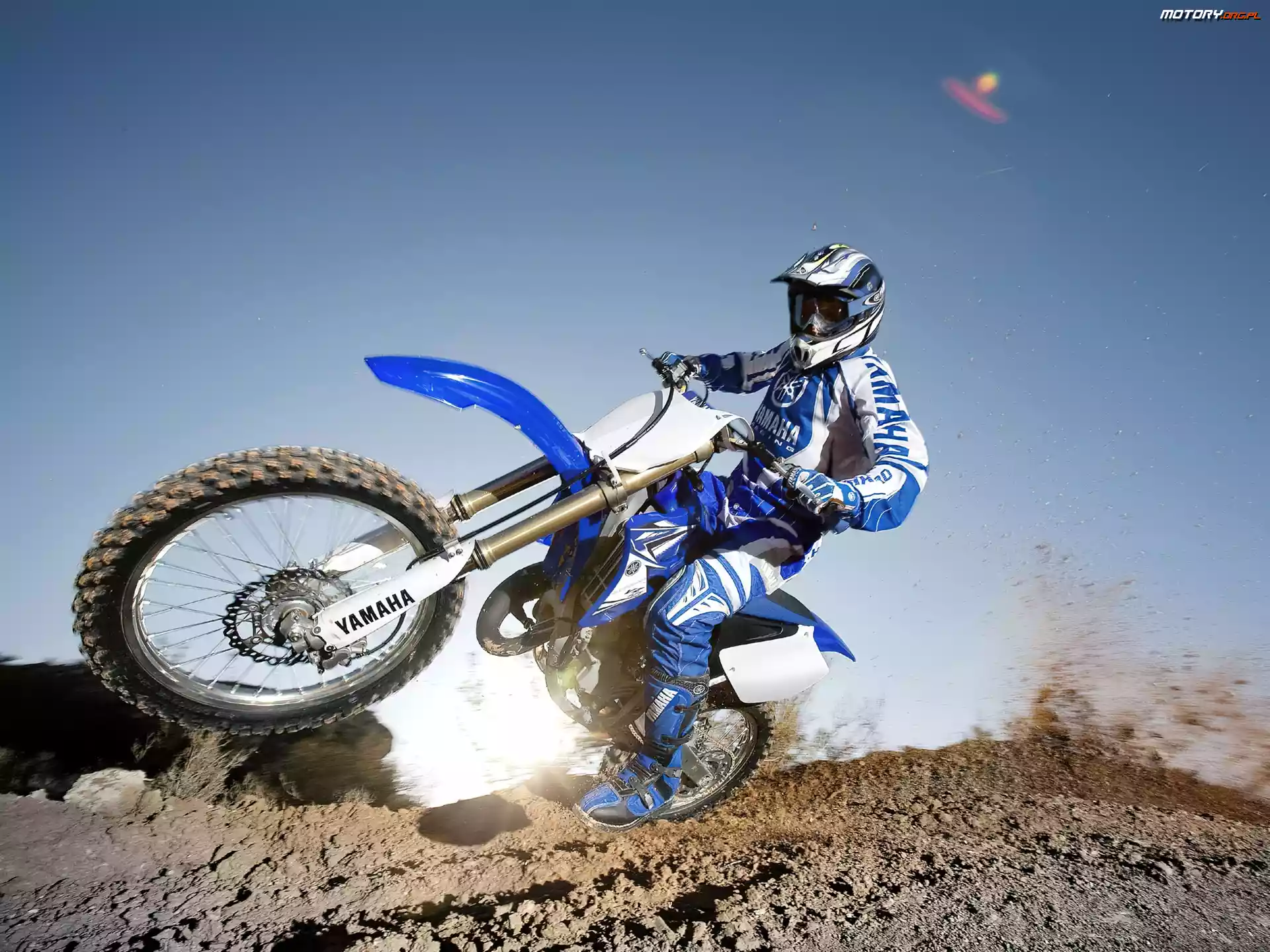 Cross , Yamaha YZ125, Ochraniacze, Buty