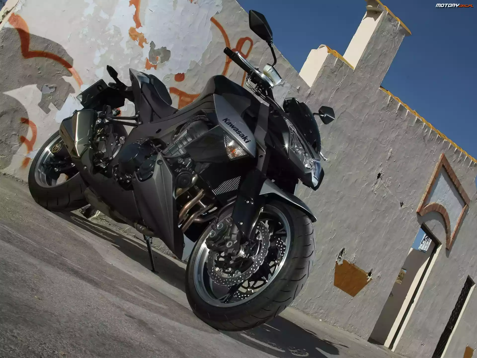 Pług, Czarny, Kawasaki Z1000