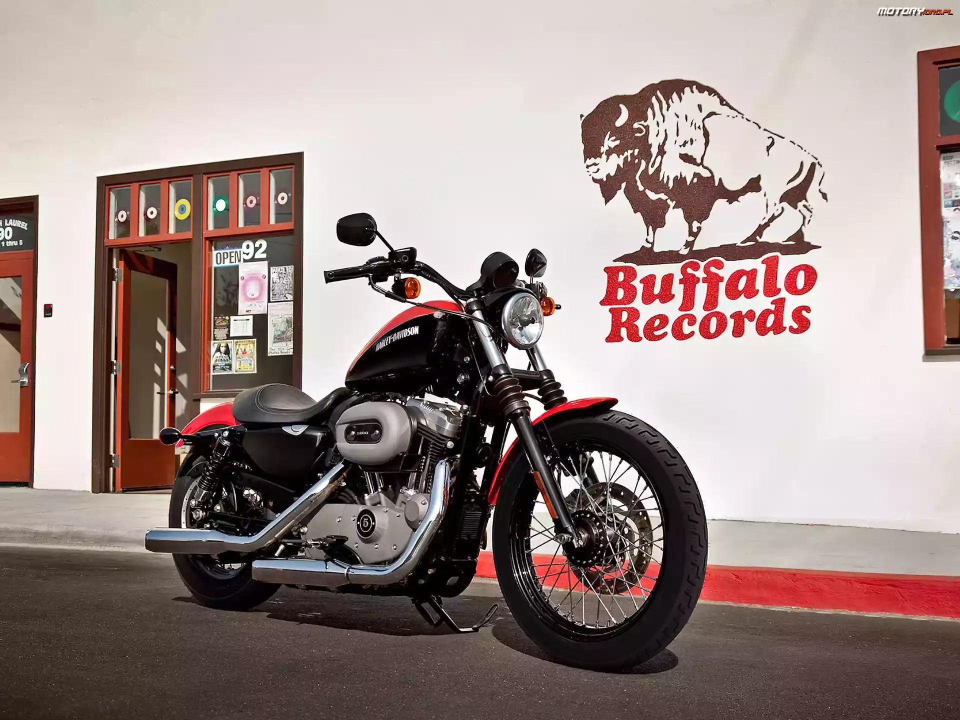 Harley Davidson XL1200N Nightster, Czerwono, Czarny