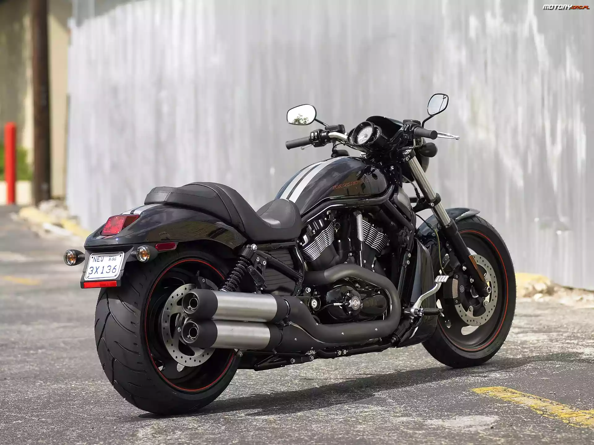 Tłumiki, Harley Davidson Night Rod Special, Czarne