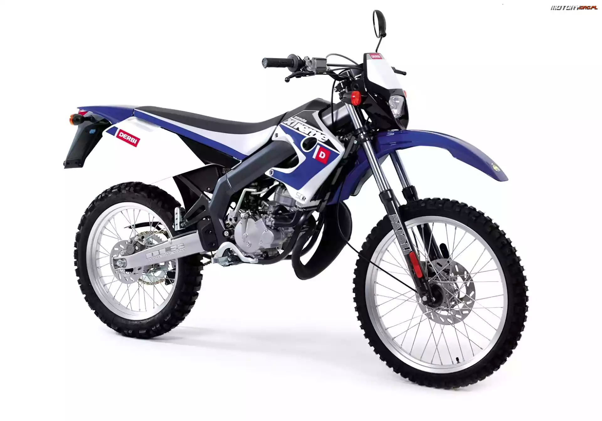 niebieski, Derbi