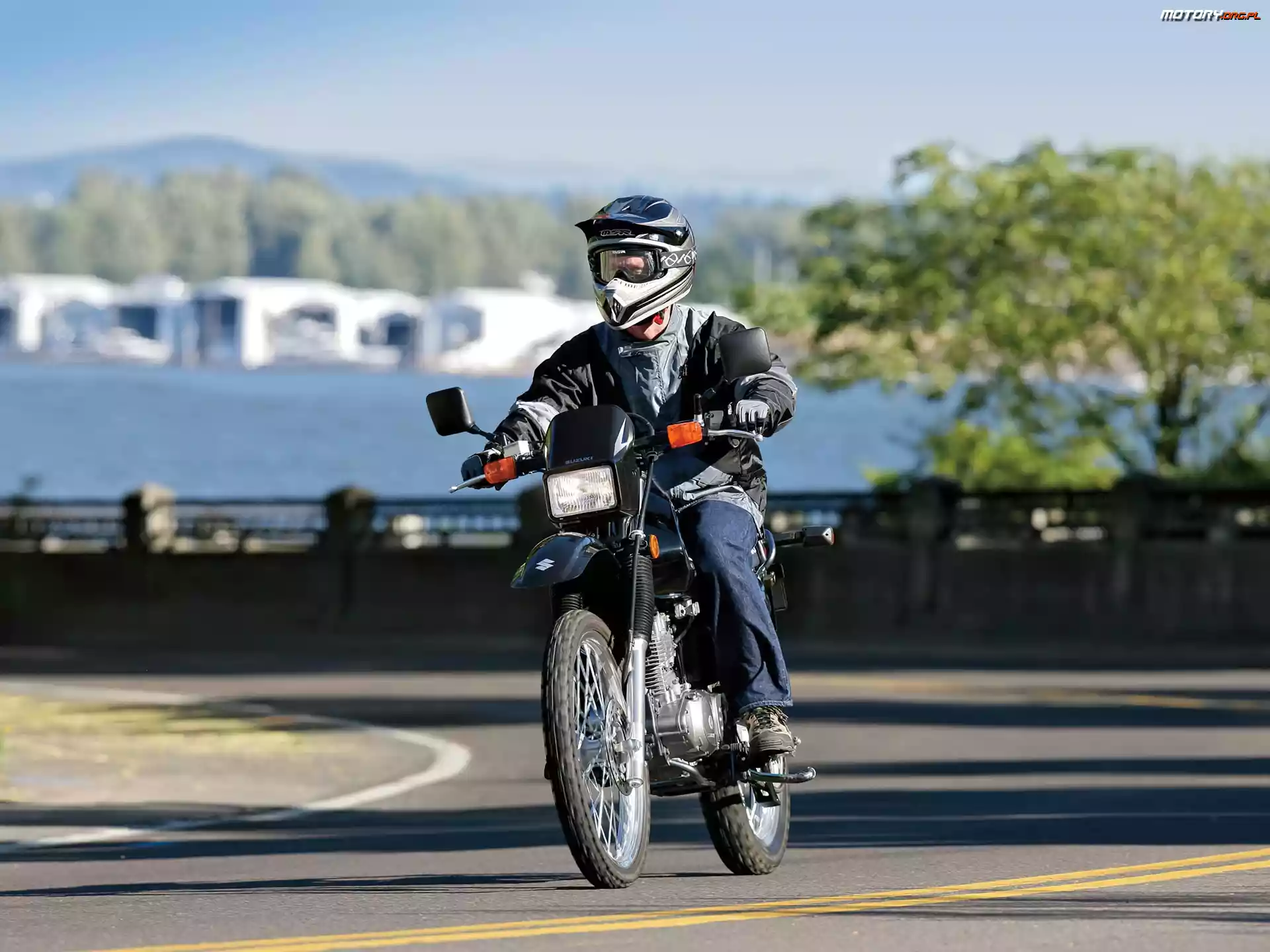 Ulice, Suzuki DR200SE