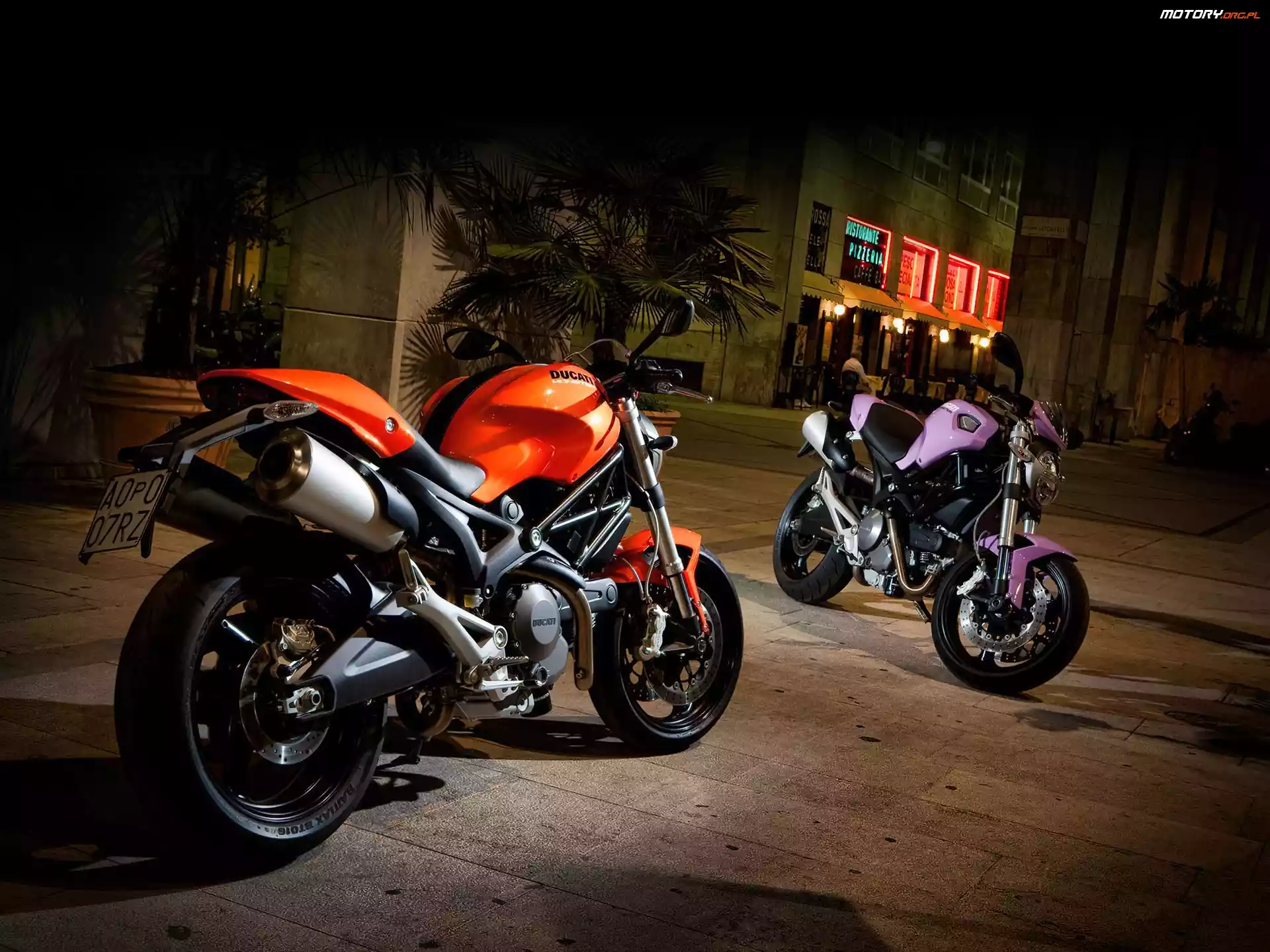 Miasto, Ducati Monster 1100