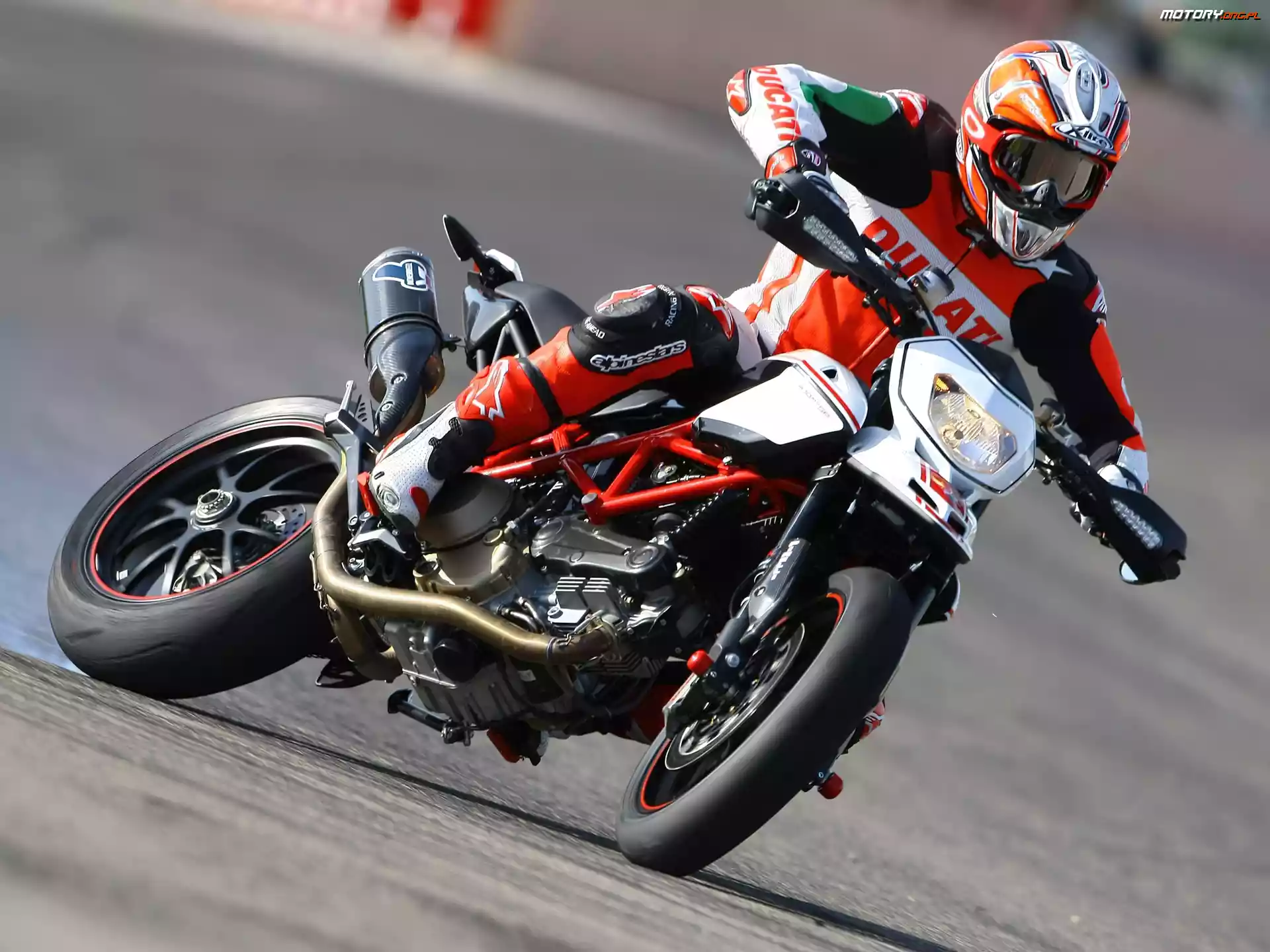 Wyścigowy, Ducati Hypermotard 1100 Evo, Tor