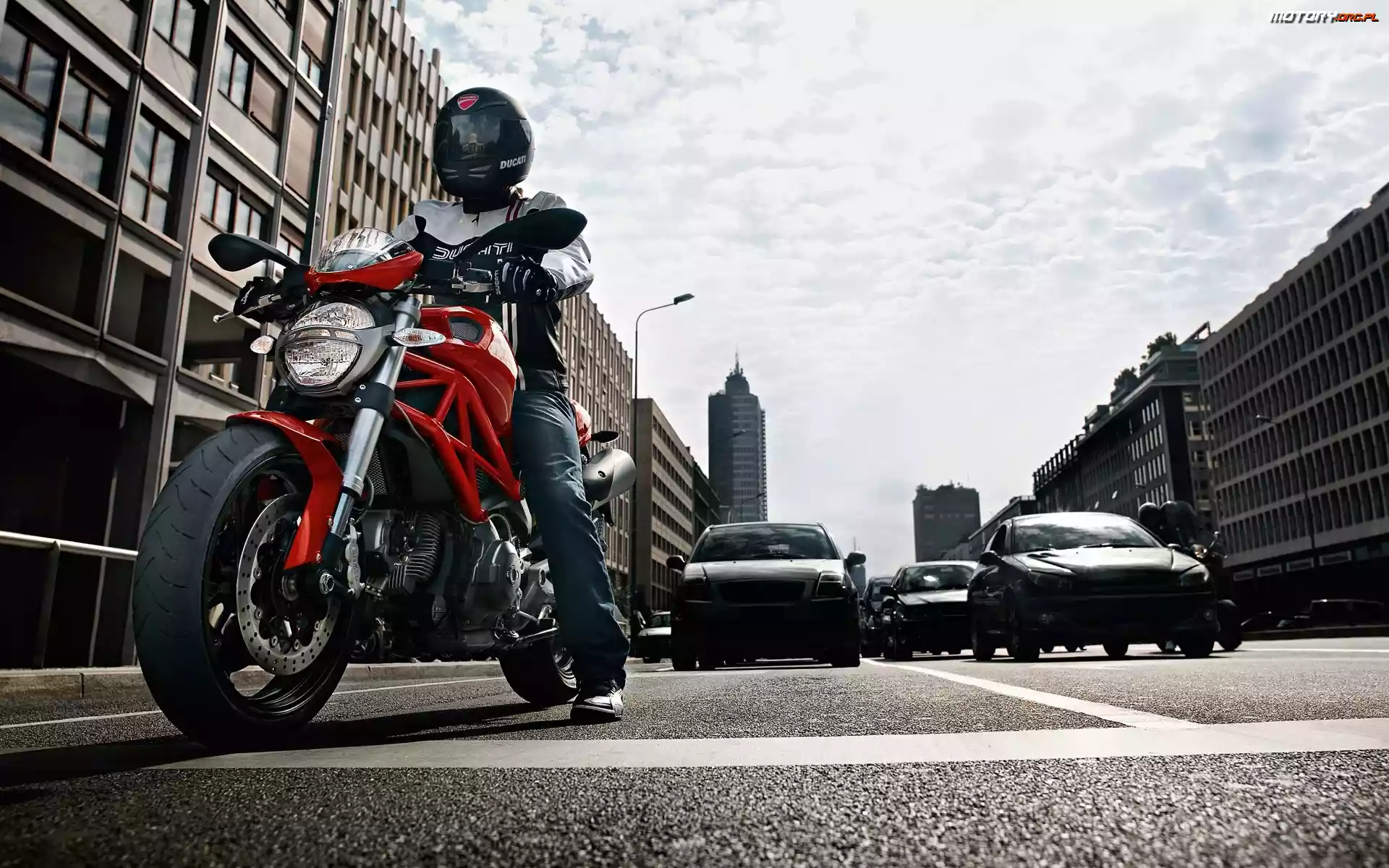 Ulica, Ducati, Monster
