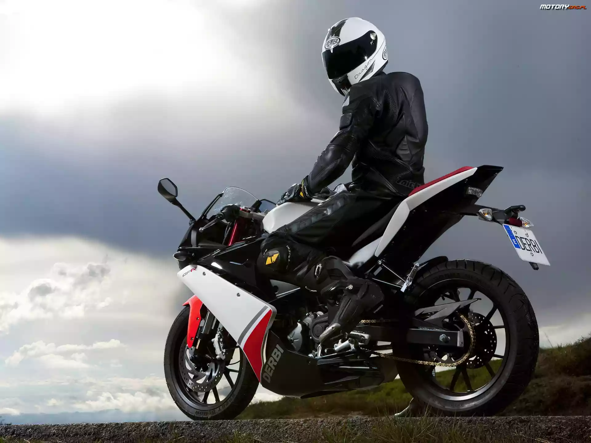 Ścigacz, Derbi GPR 125 4T 4V, Mały