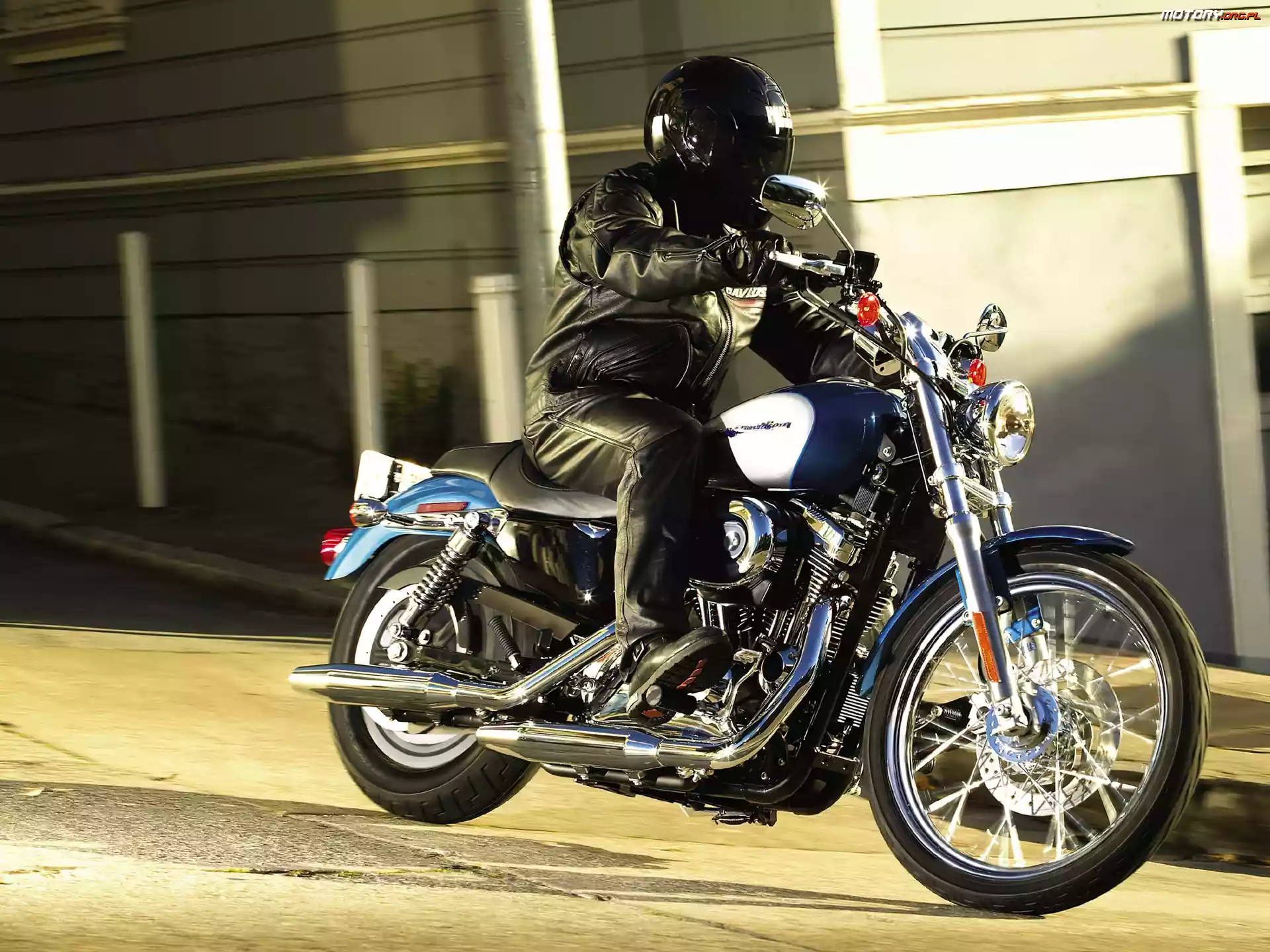 Motocyklista, Harley Davidson Sportster XL1200C