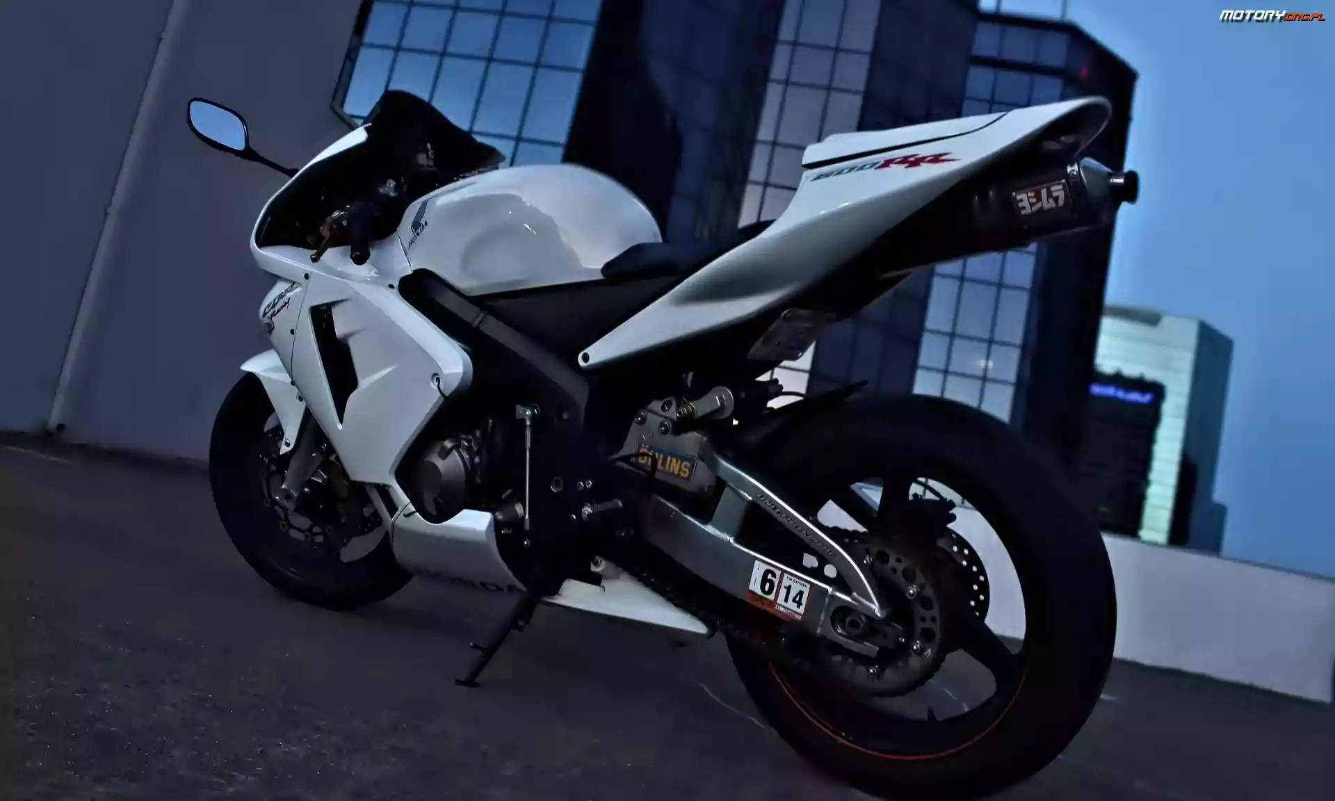 Budynek, Honda, Lustro