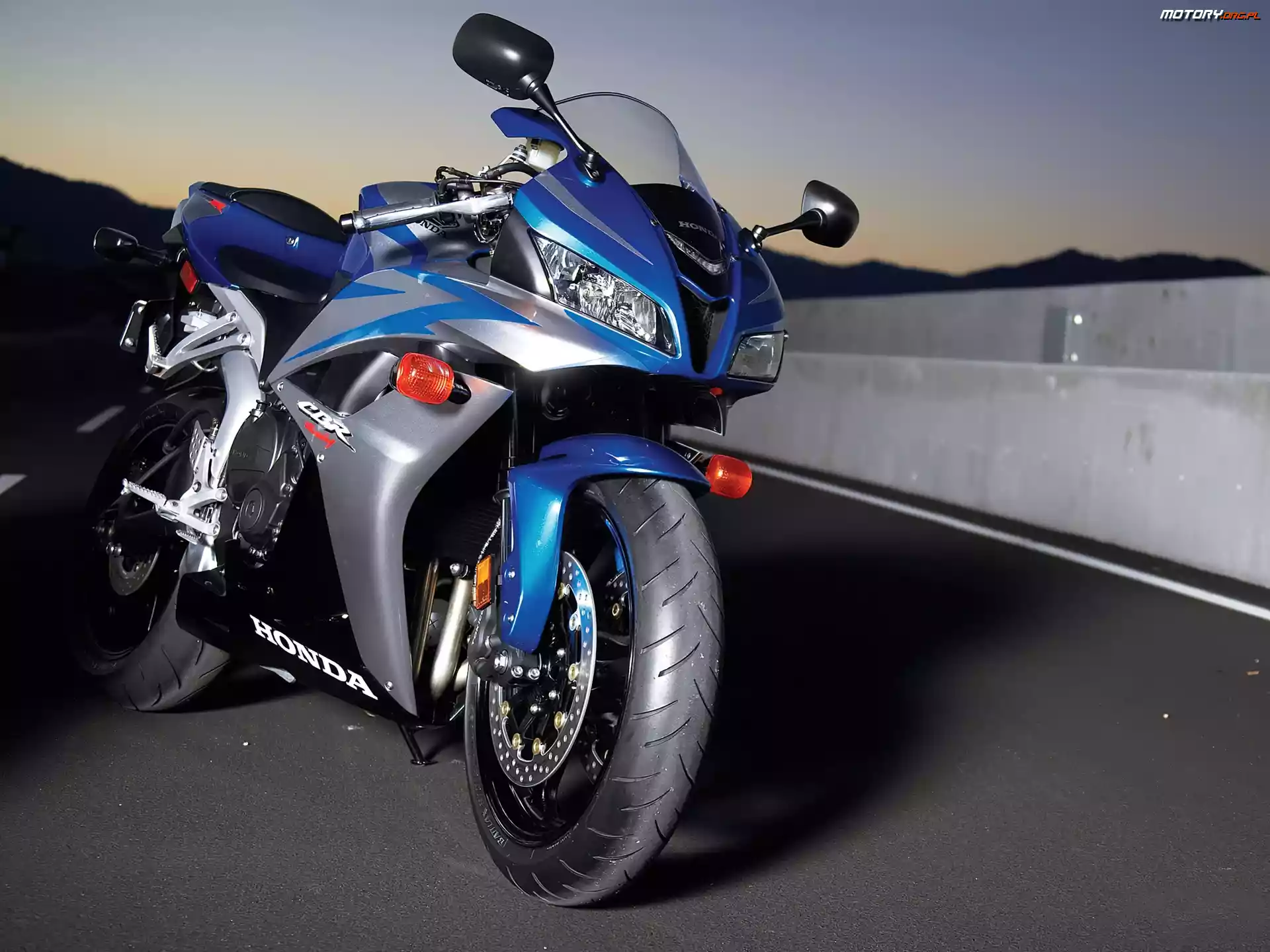 Przód, Honda CBR600RR, Światła