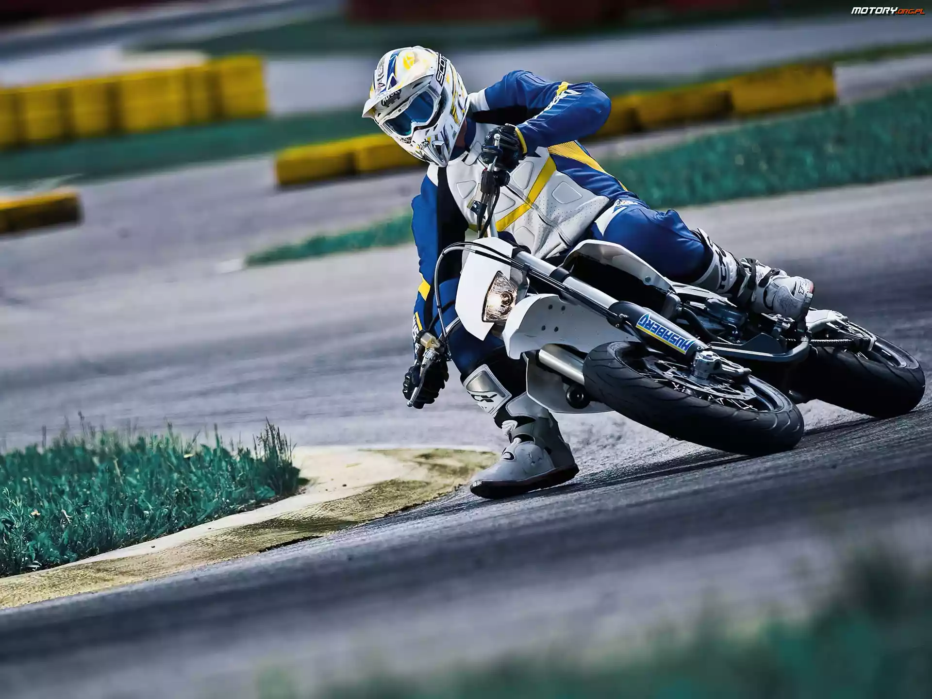 Supermoto, Husaberg FS 570