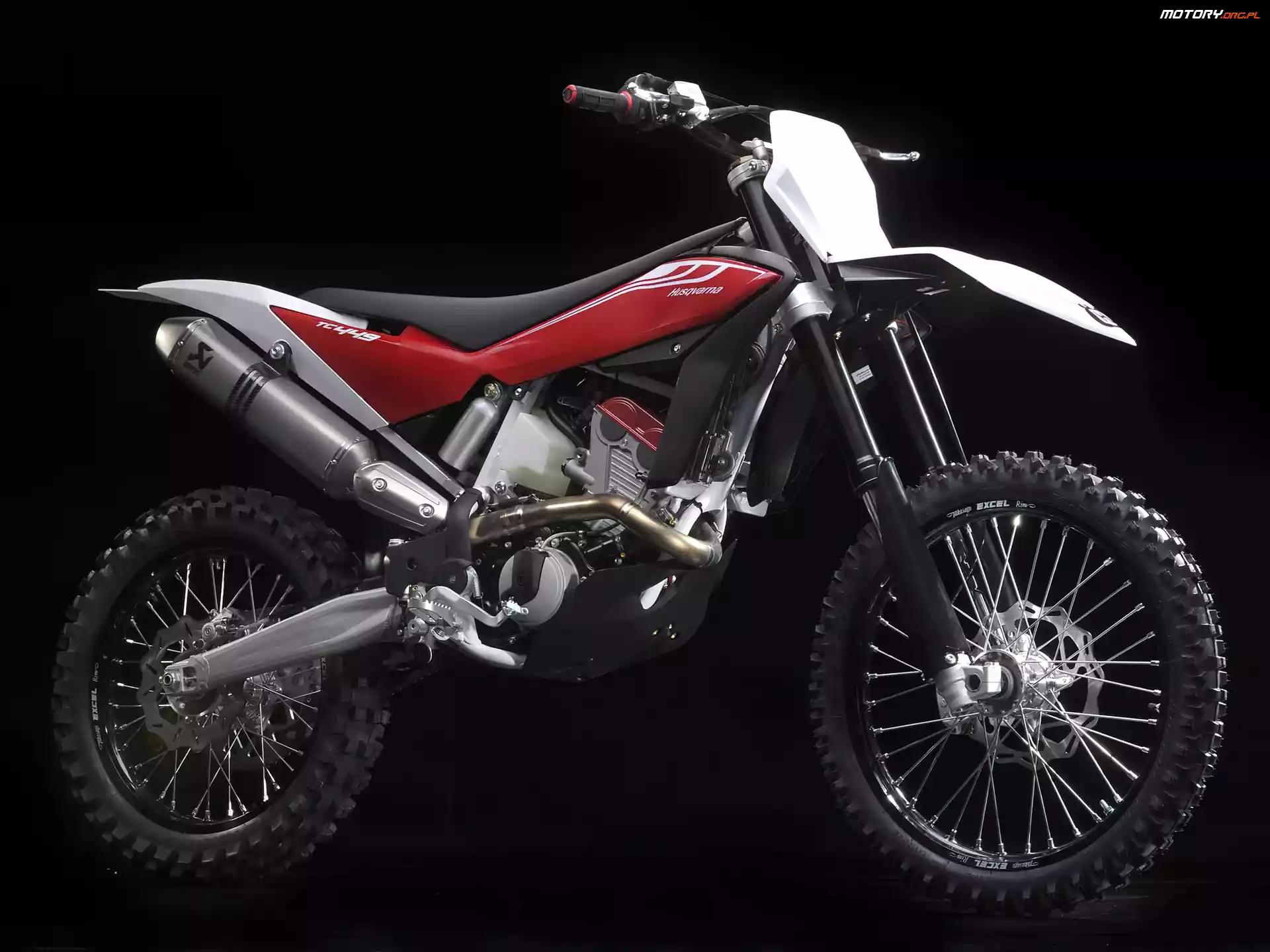 Wydechowy, Husqvarna TC 449, Układ