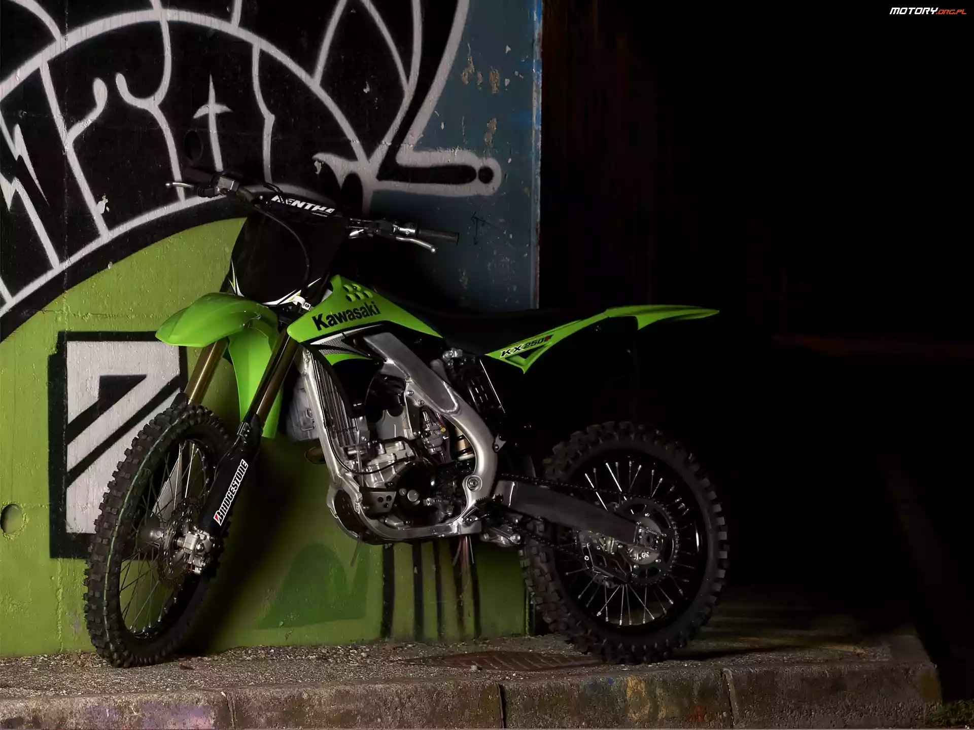 Rama, Kawasaki KX250F, Spawana