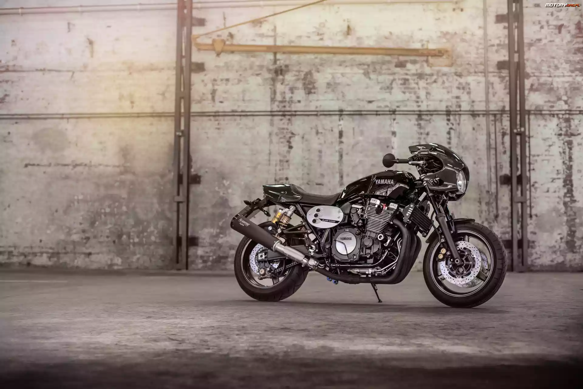 Motocykl, Yamaha XJR1300 Racer, 2015