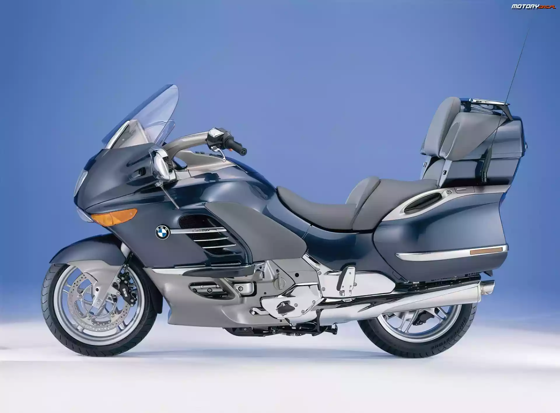 niebiesko-szare, Motor BMW