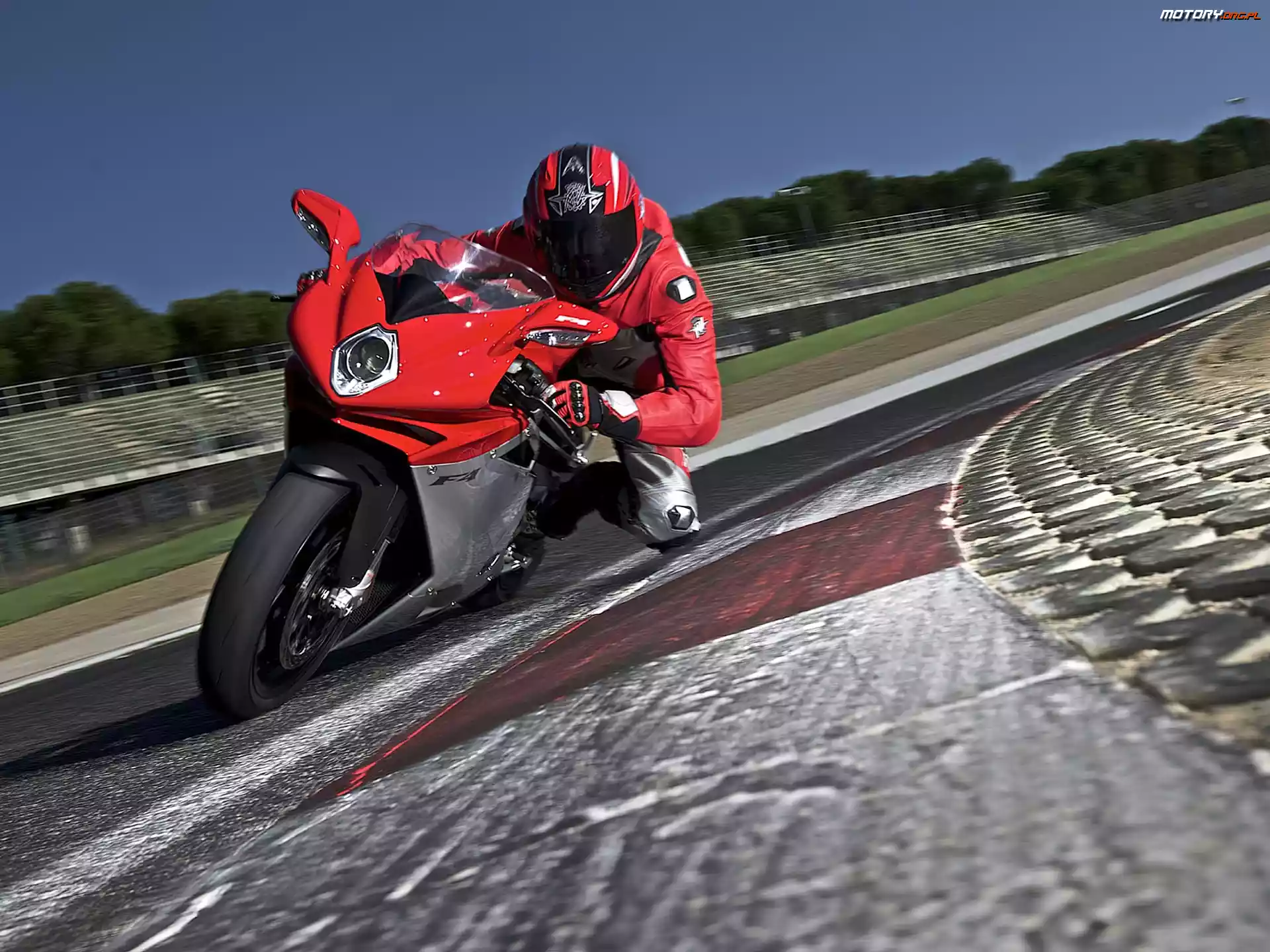 Torowe, MV Agusta F4, Opony