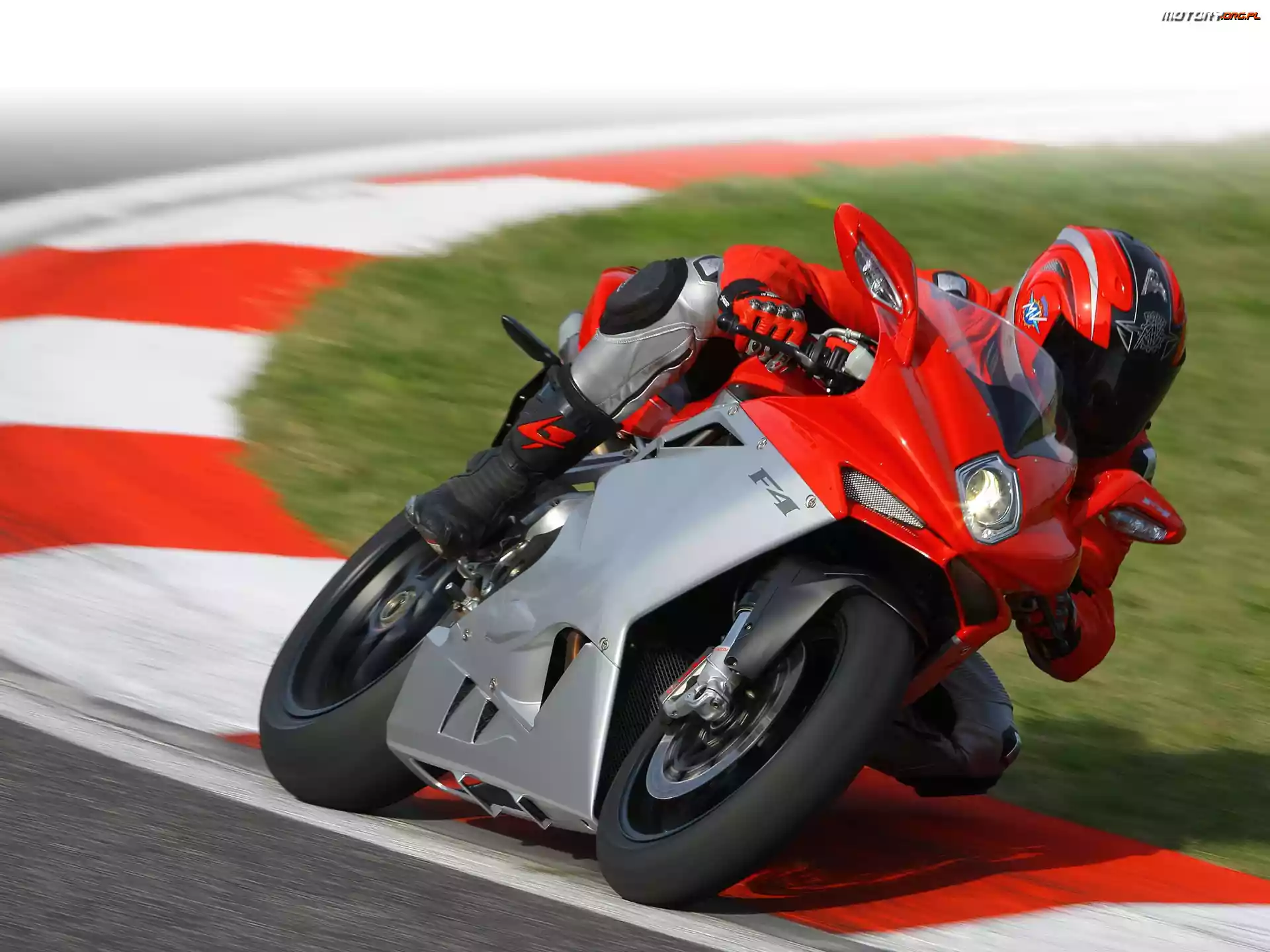 Wyścigowy, MV Agusta F4, Tor