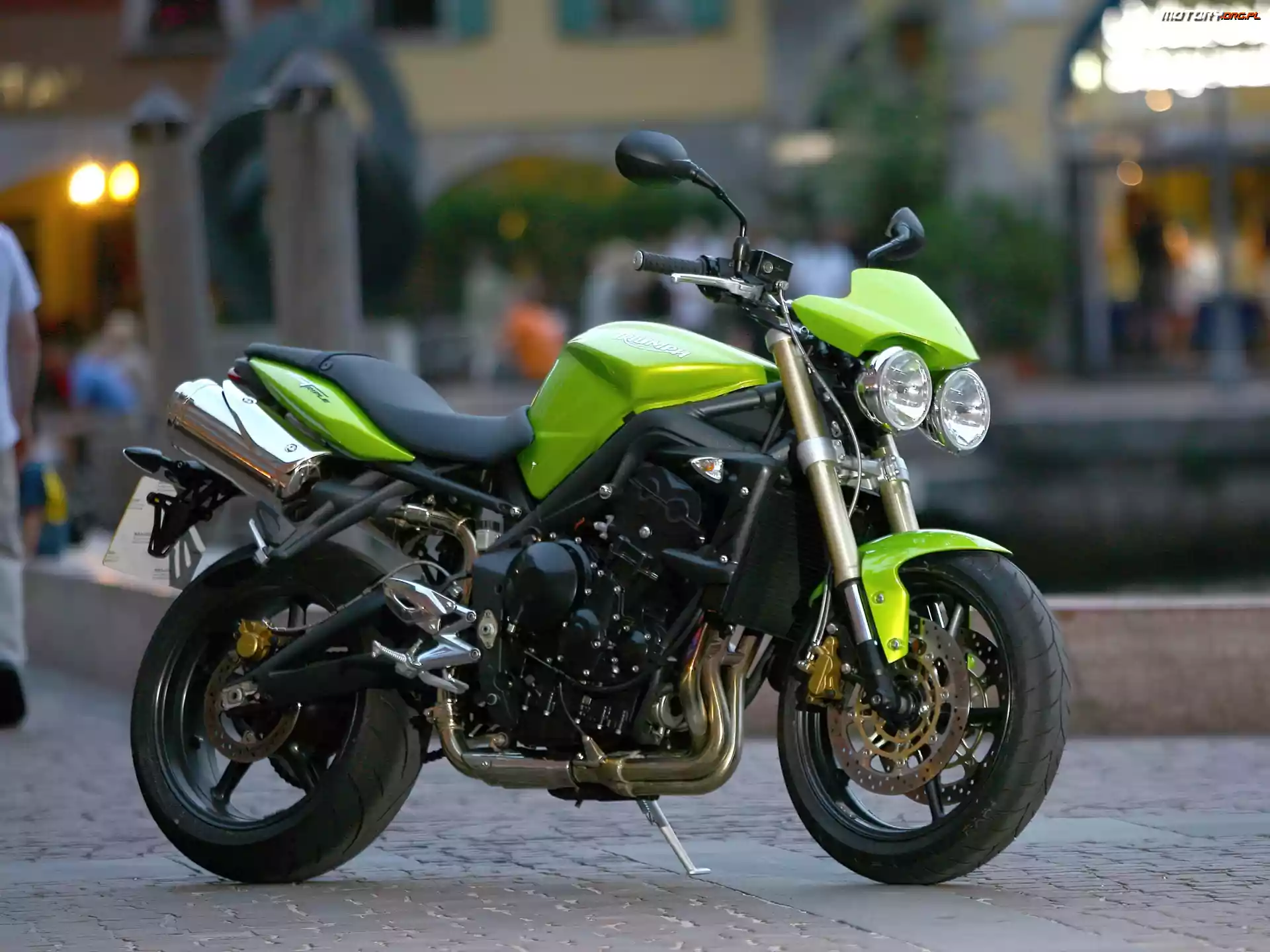 Triumph Street Triple, Naked