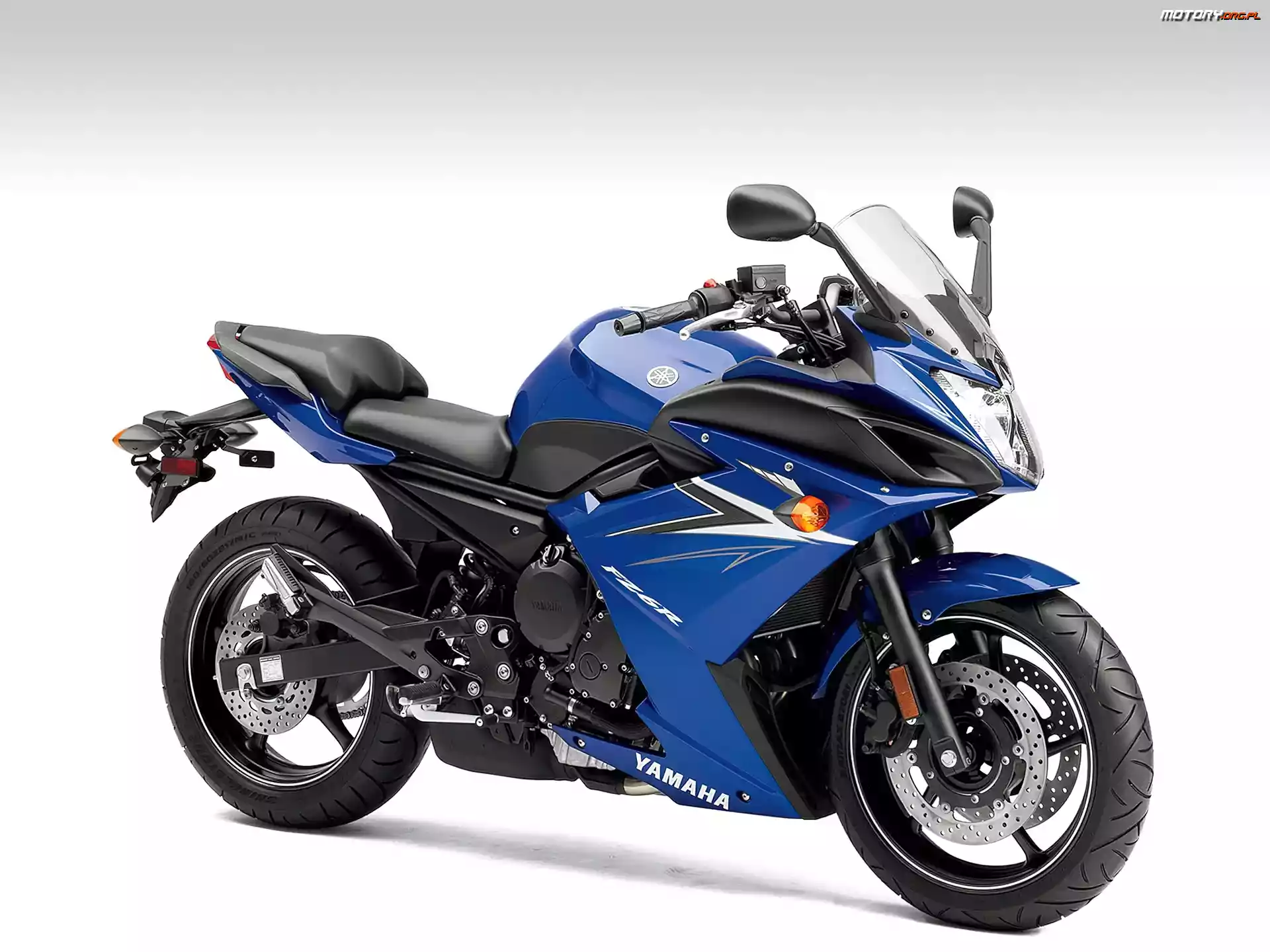 Yamaha FZ6 R, Niebieska