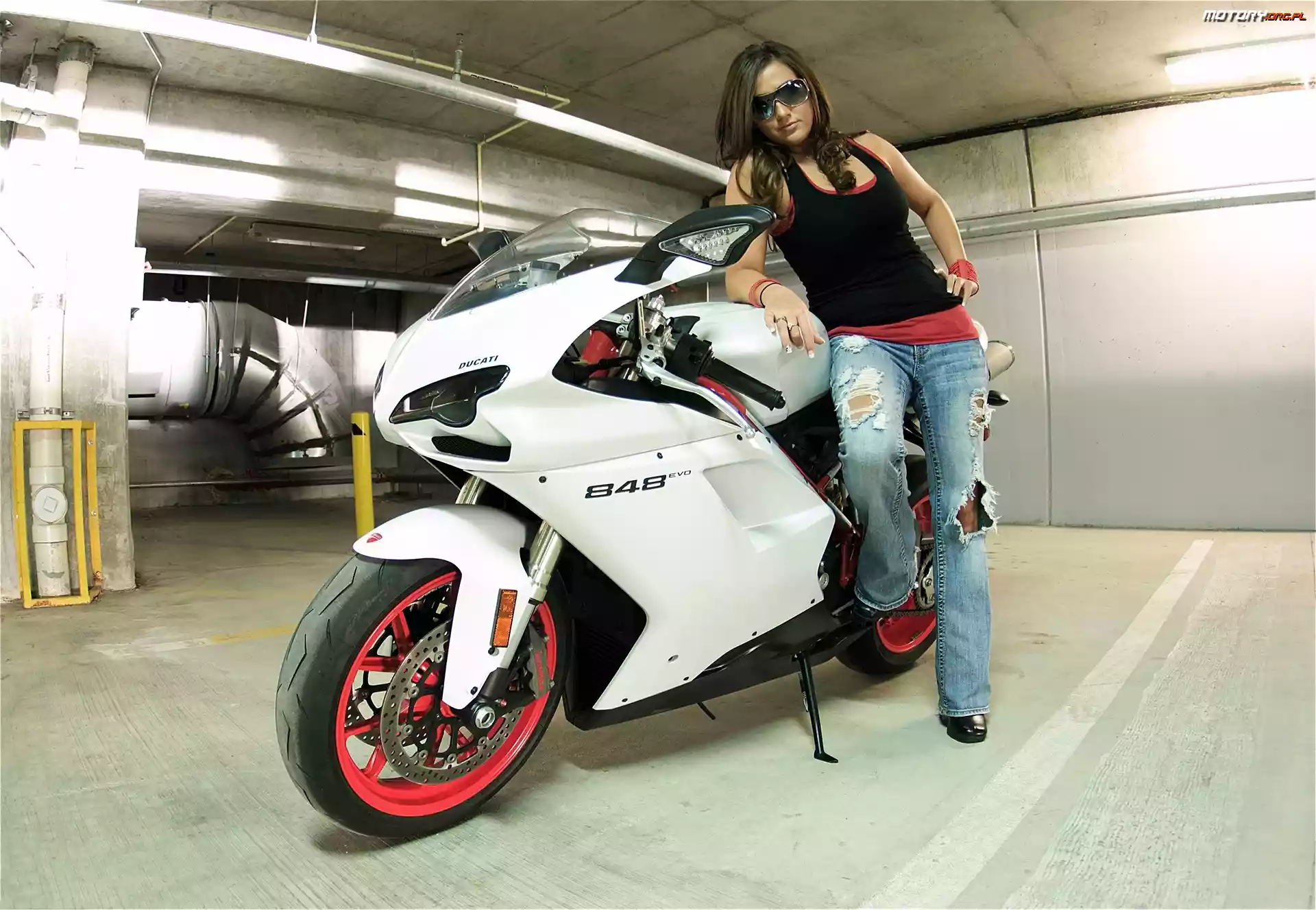 Okulary, Motocykl Ducati 848, Kobieta
