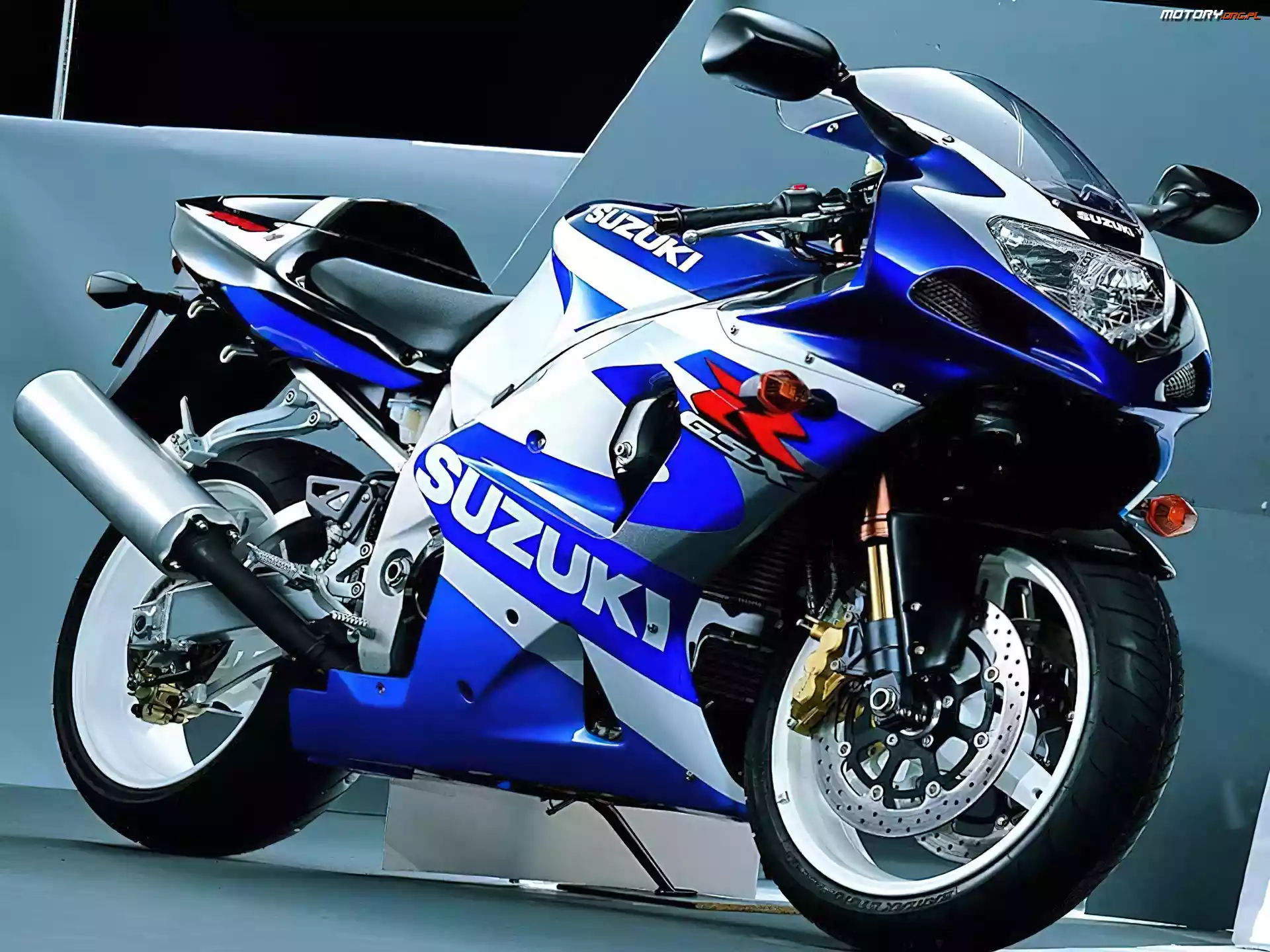 opony, tłumik , Motory Suzuki, koła, światła , lusterka, kierownica, siedzenie