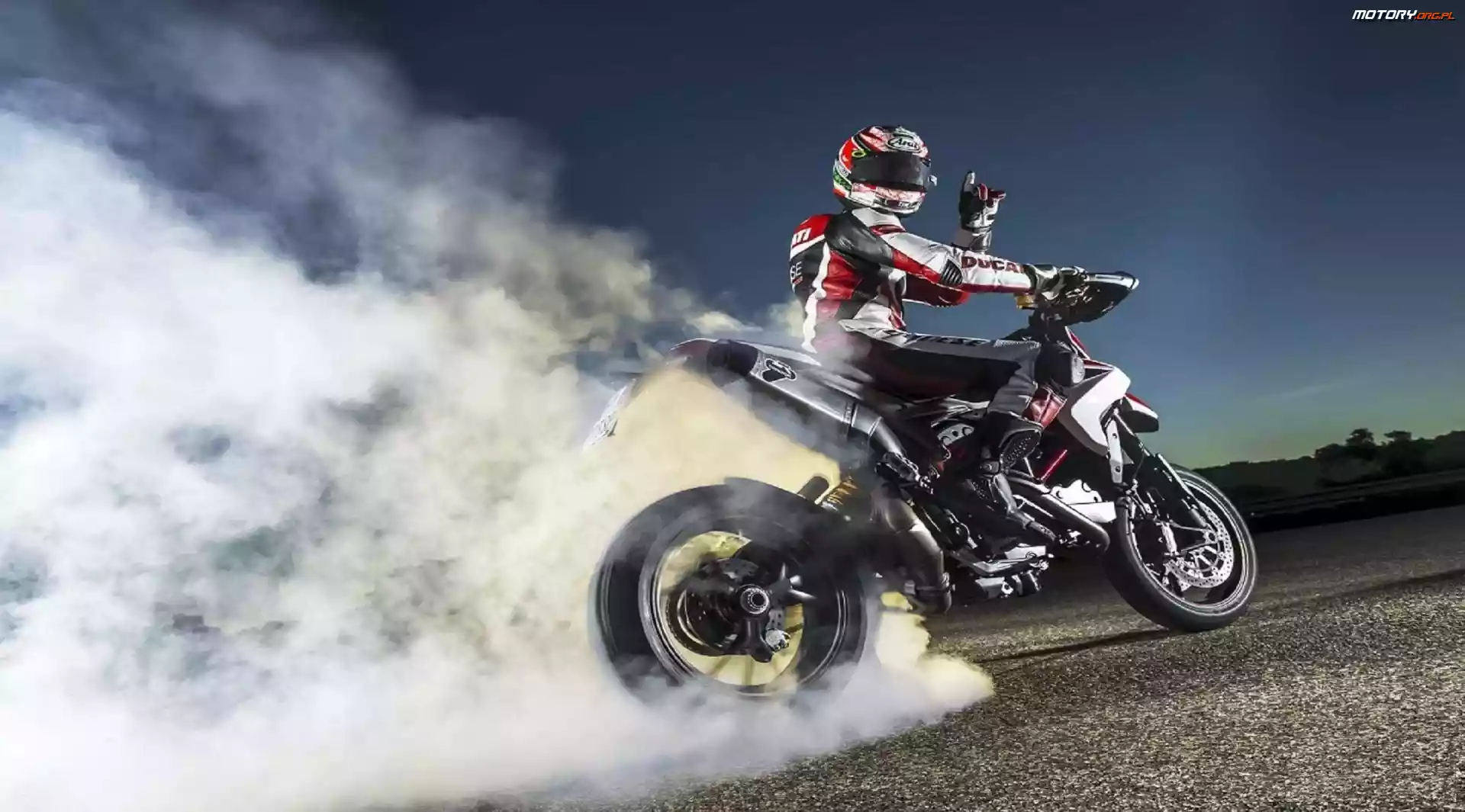 Motocykl, Palenie Gumy