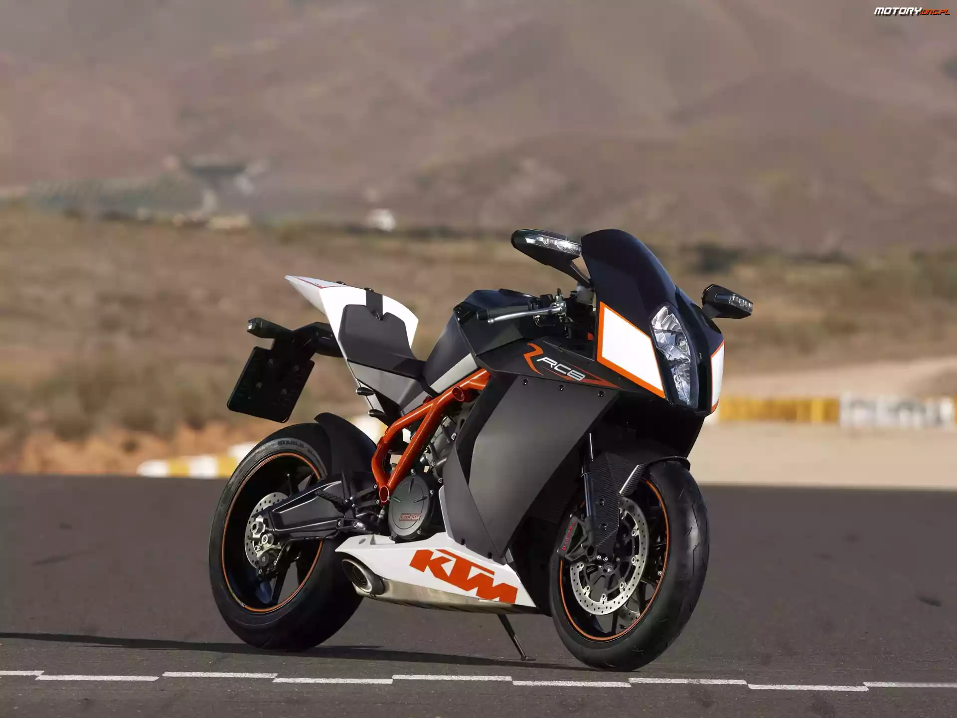 Owiewki, KTM RC8
