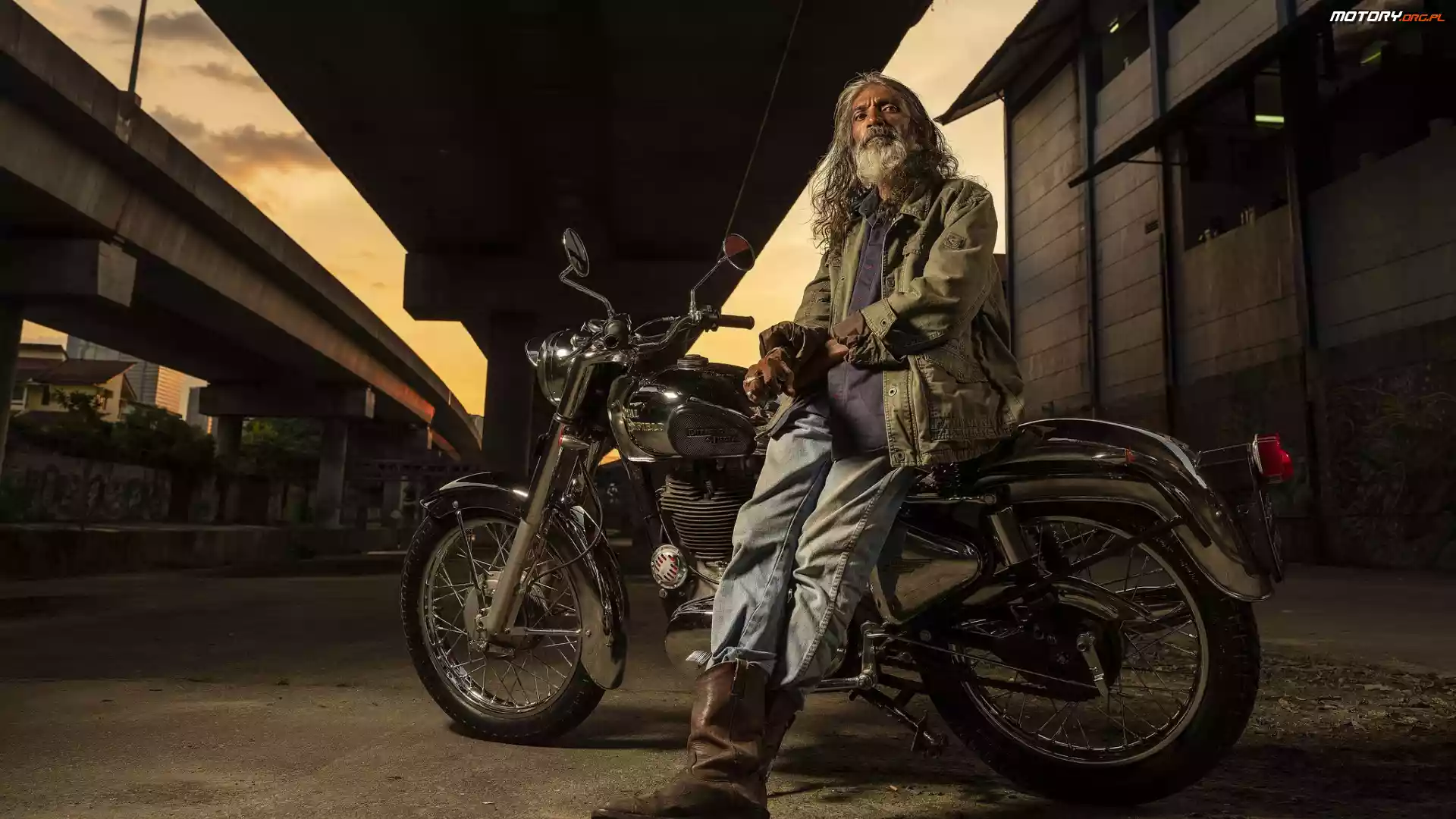 Royal Enfield, Mężczyzna, Motocykl