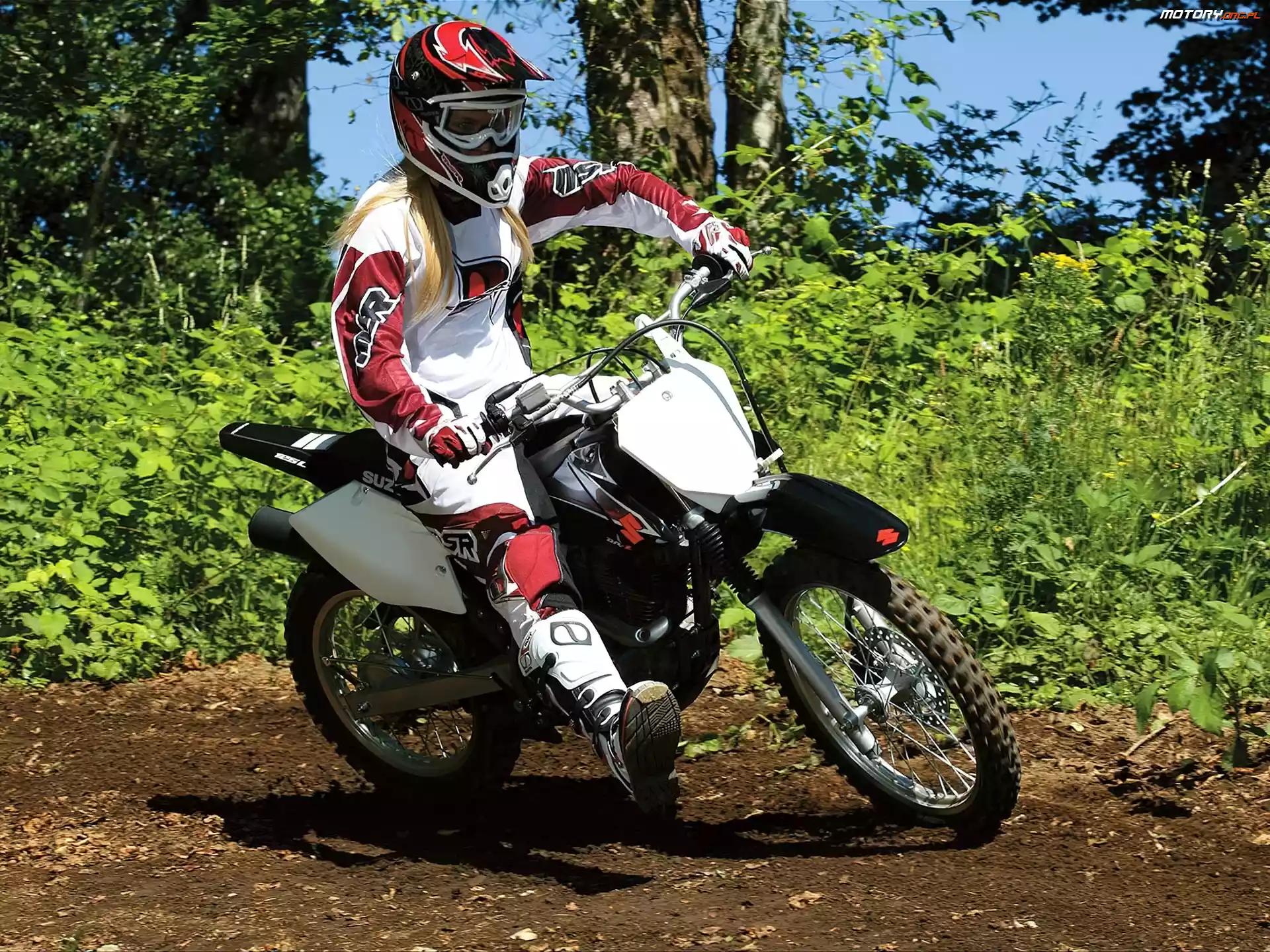 Kobieta, Suzuki DRZ 125