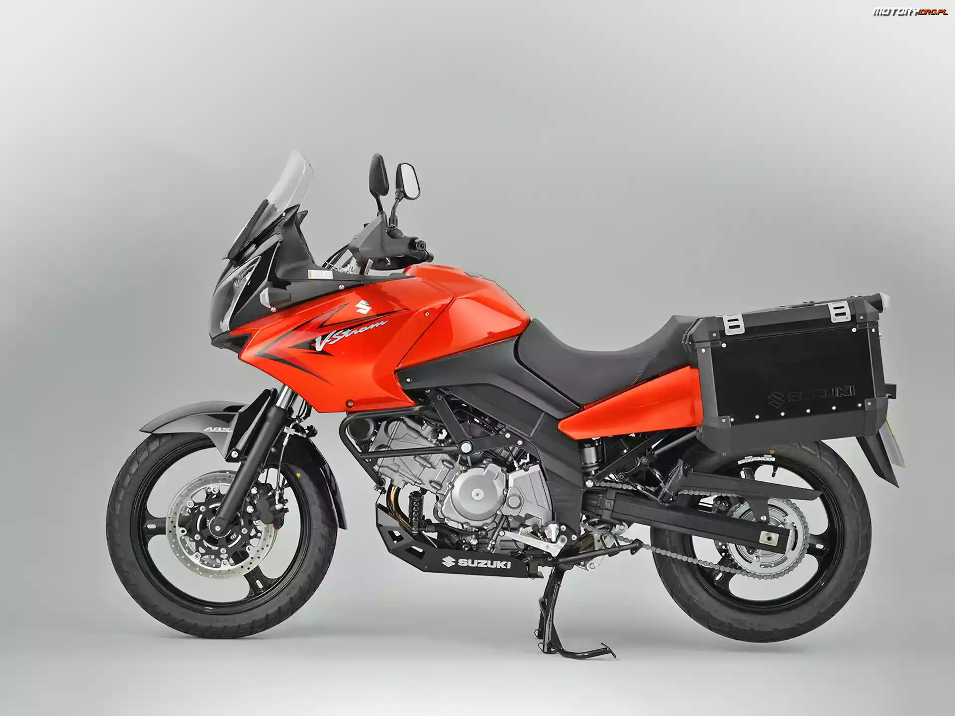 Stopka, Suzuki DL650 V-Strom, Centralna