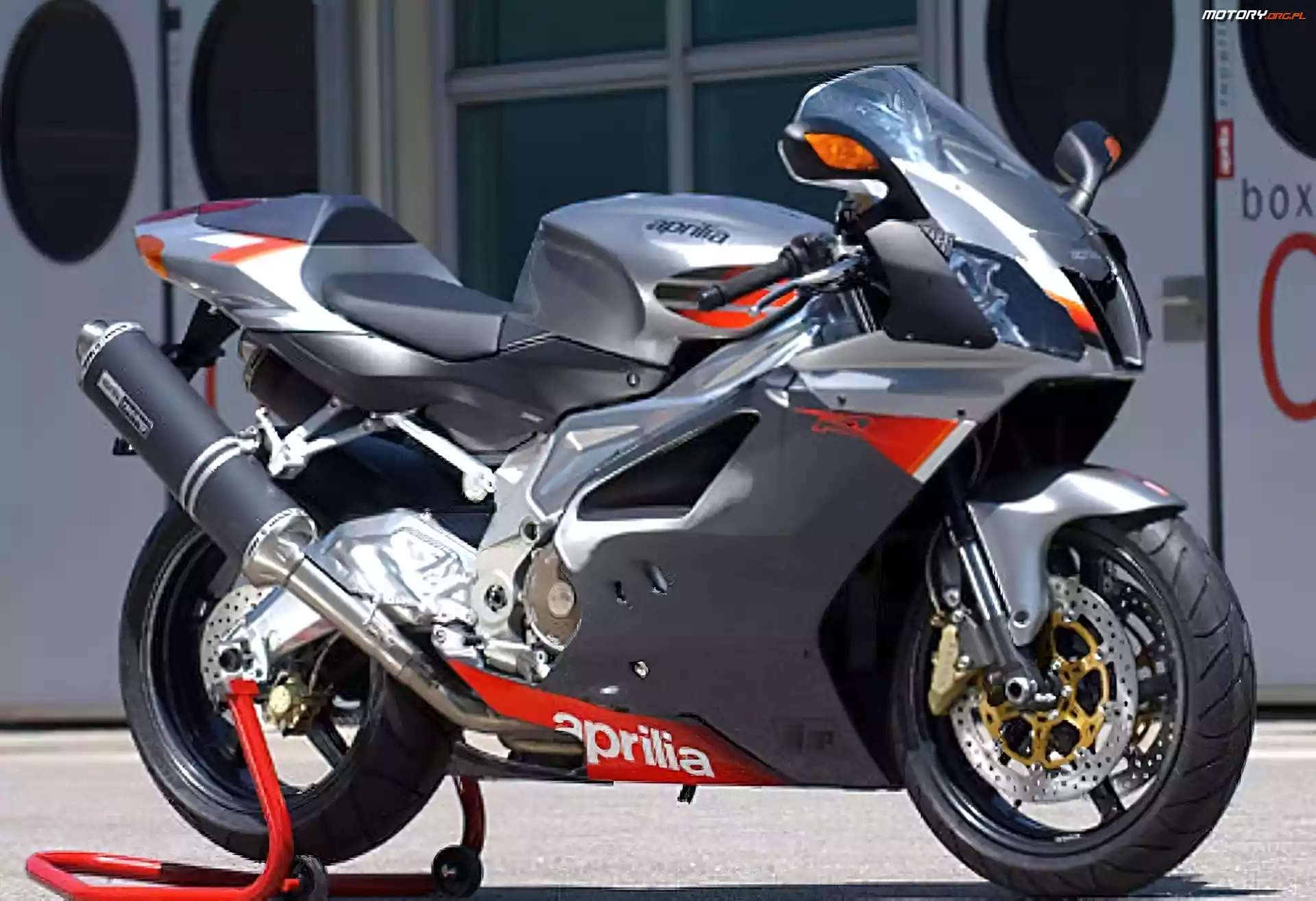 Tłumik, Box, Motocykl, Aprilia RSV 1000 R FACTORY, Stojak