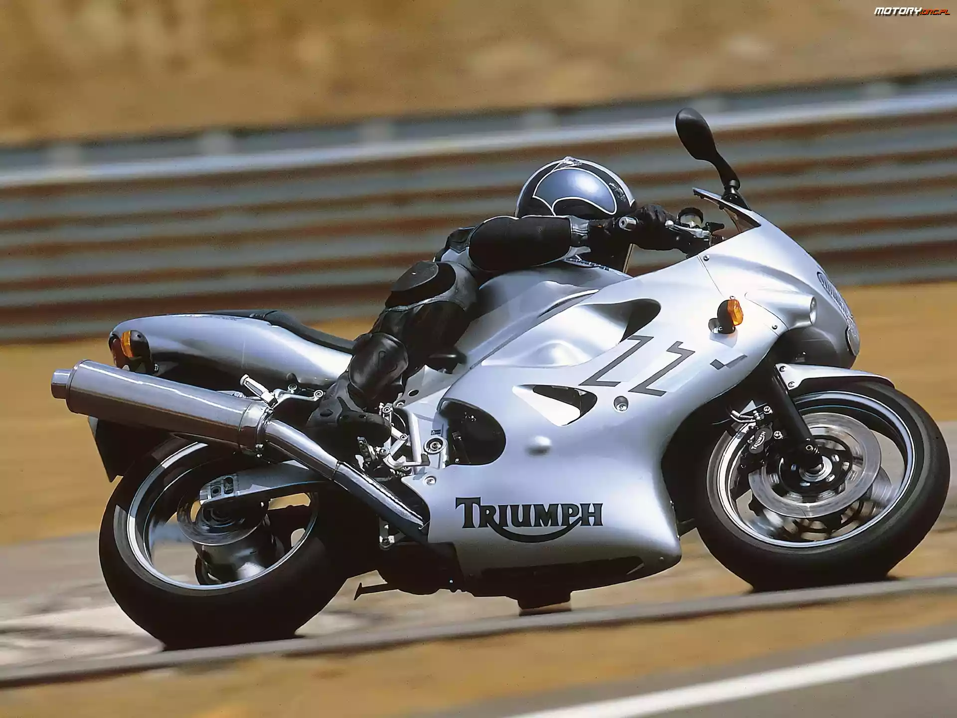 Triumph TT 600, Tor