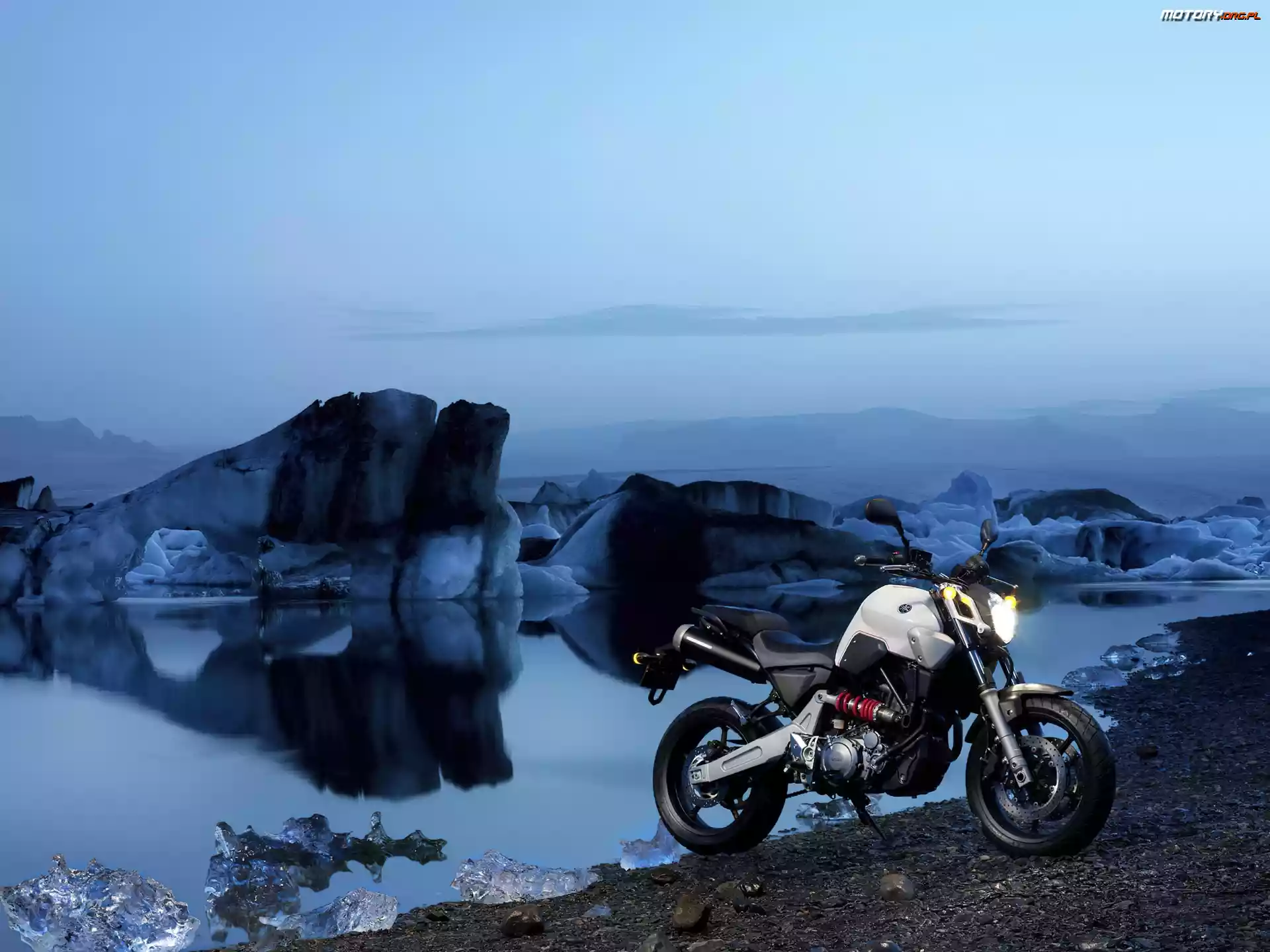 Amortyzator, Yamaha MT-03