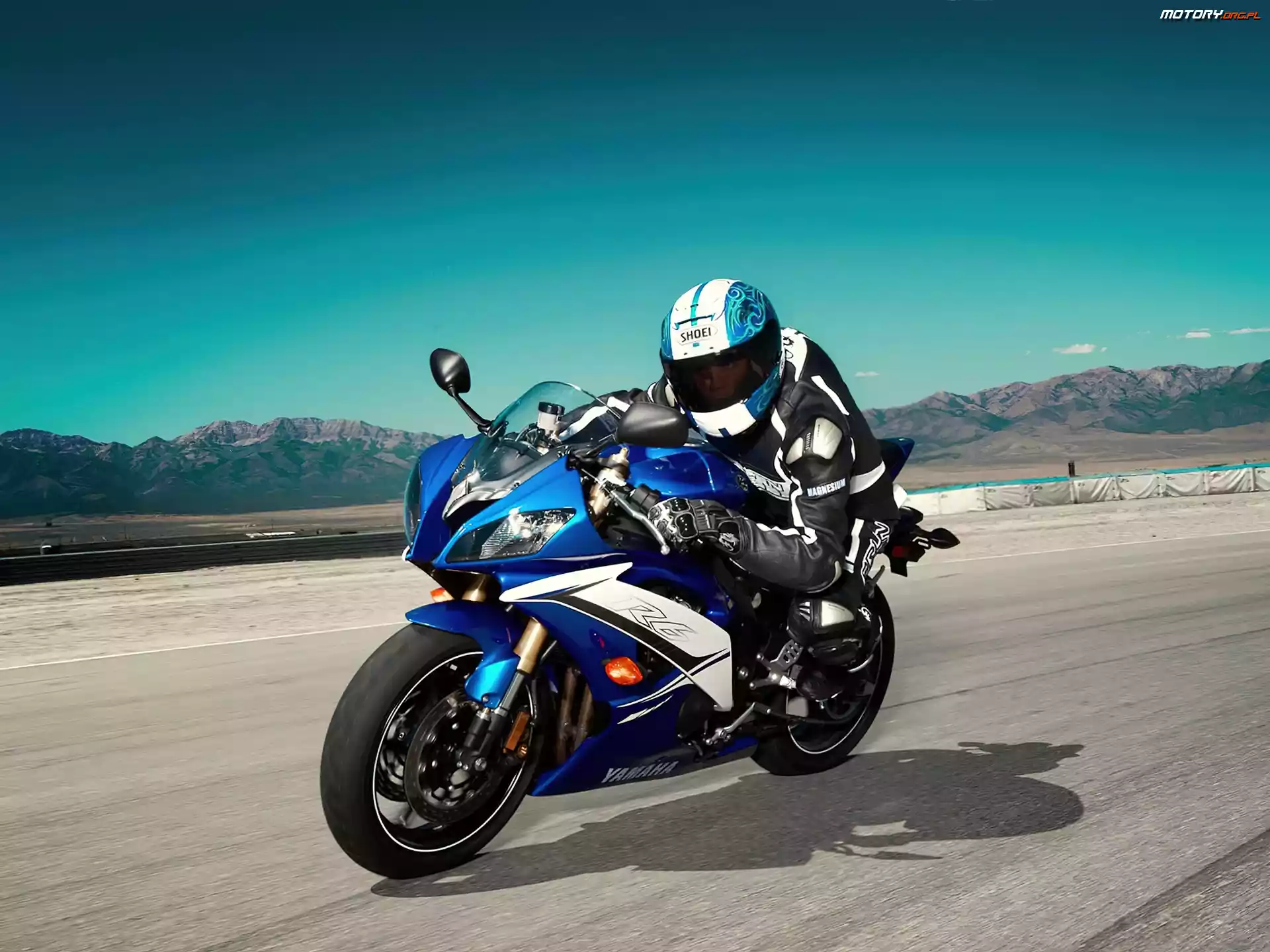 Shoei, Yamaha YZF R6, Kask