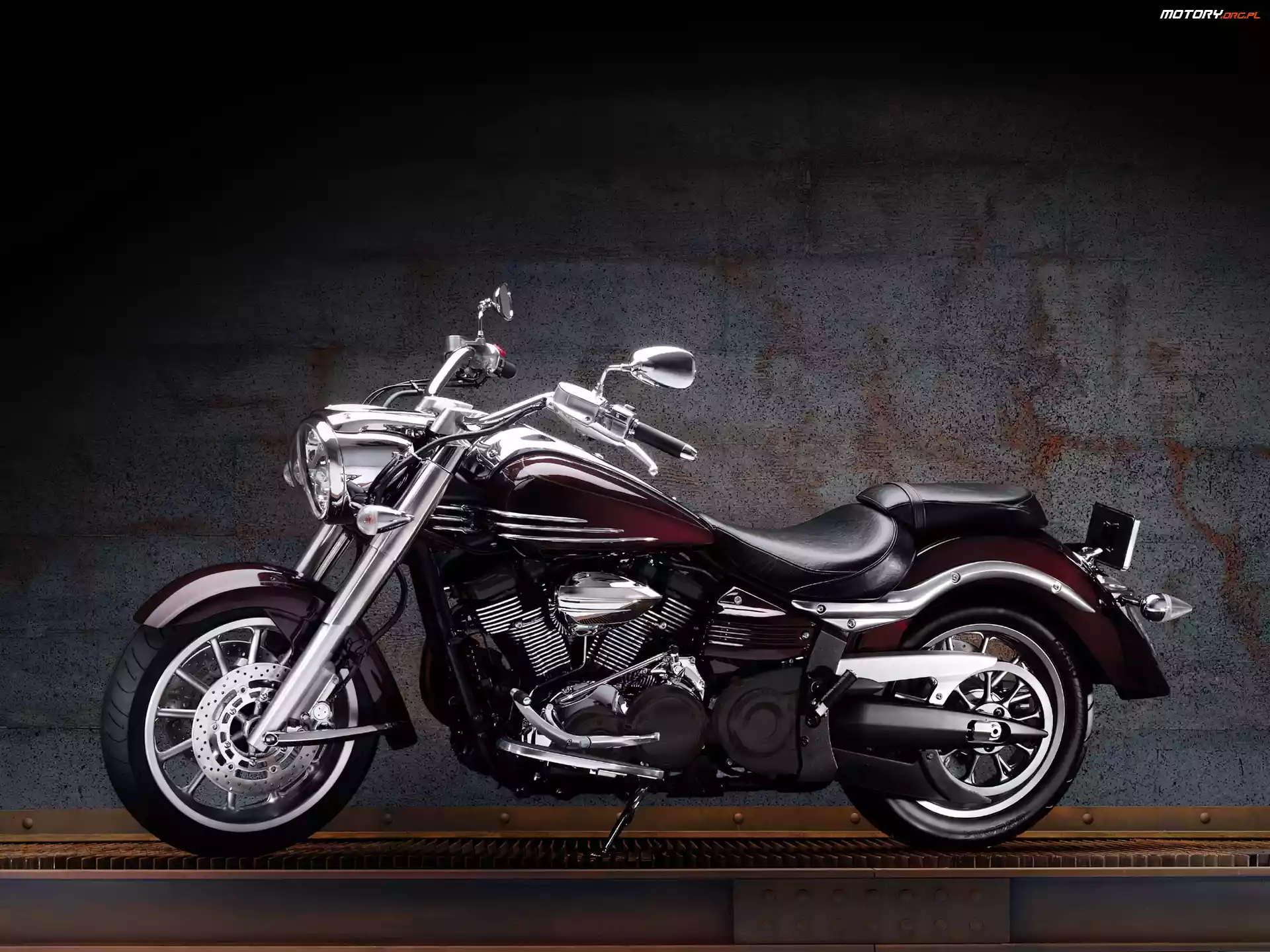 Napędowy, Yamaha XVS1300A Midnight Star, Pas