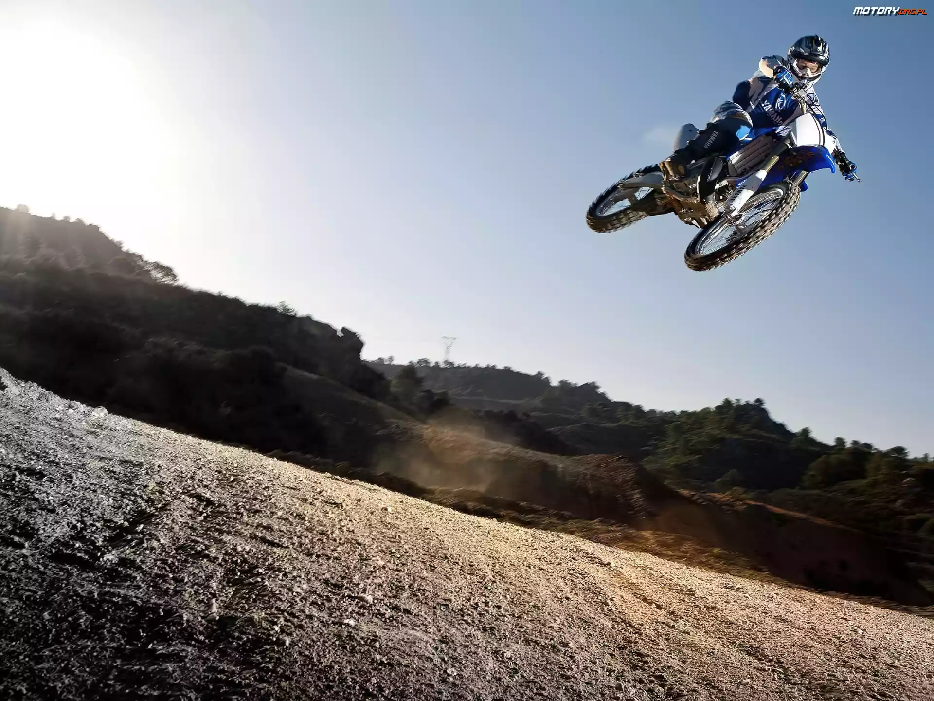 Zawieszenie, Yamaha YZ 250, Skok
