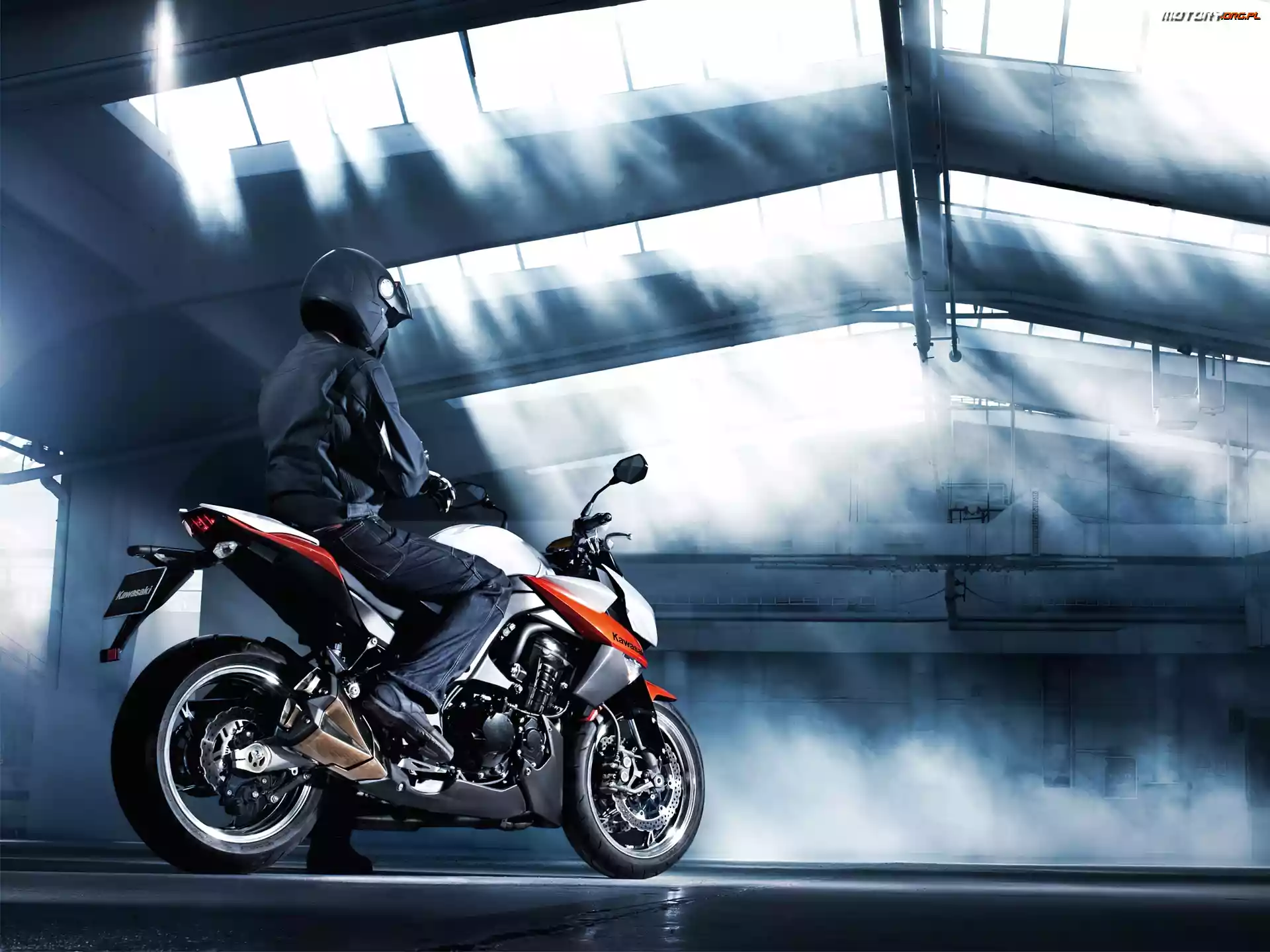 Dym, Kawasaki Z1000